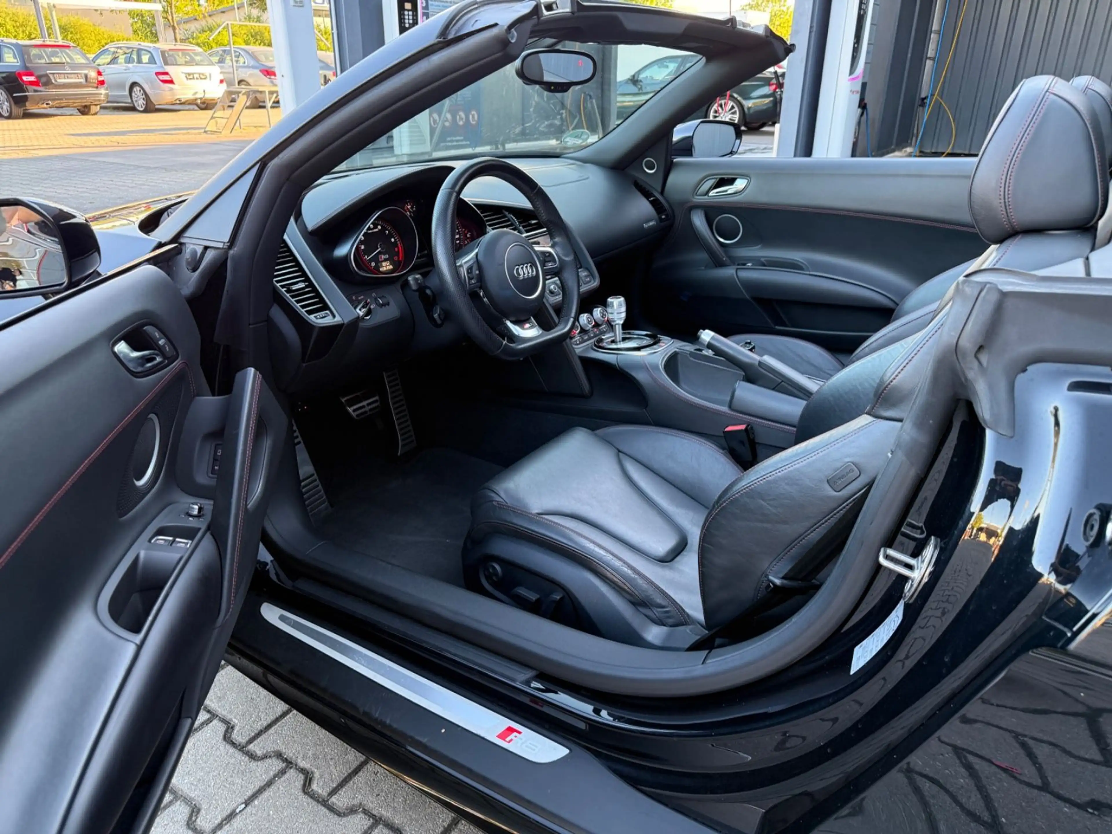 Audi R8 Spyder 5.2 FSI V10*Keramik*B&O*KAM.*KW* — photo 8