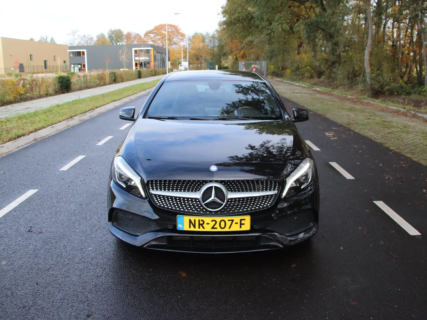 Mercedes-Benz A 180 AMG-line//orig. NL//CAMERA//MB onderhouden Zwart - 2
