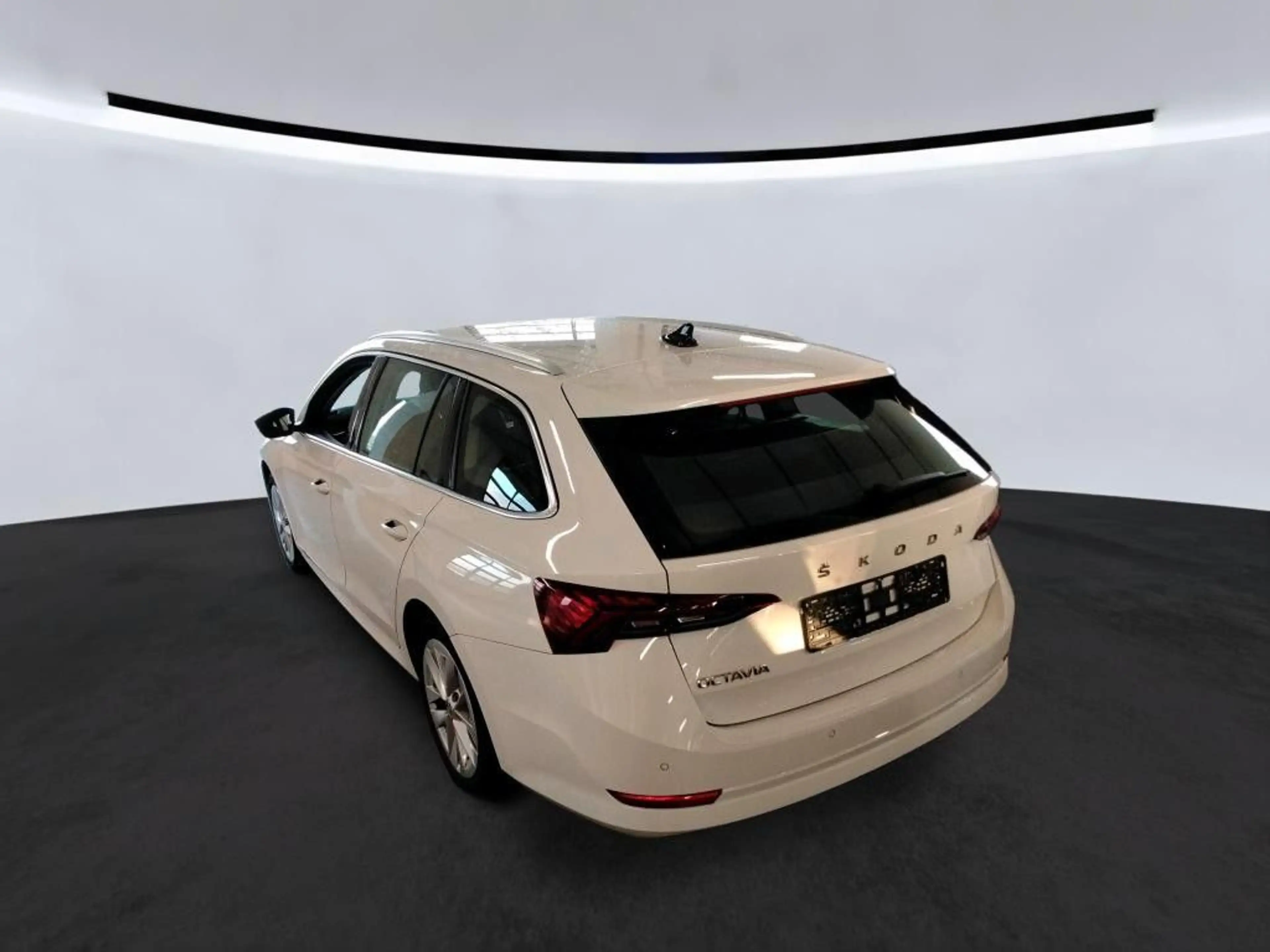 Skoda Octavia Combi Style 2.0 TDI DSG Navi AHK SHZ LED — photo 3