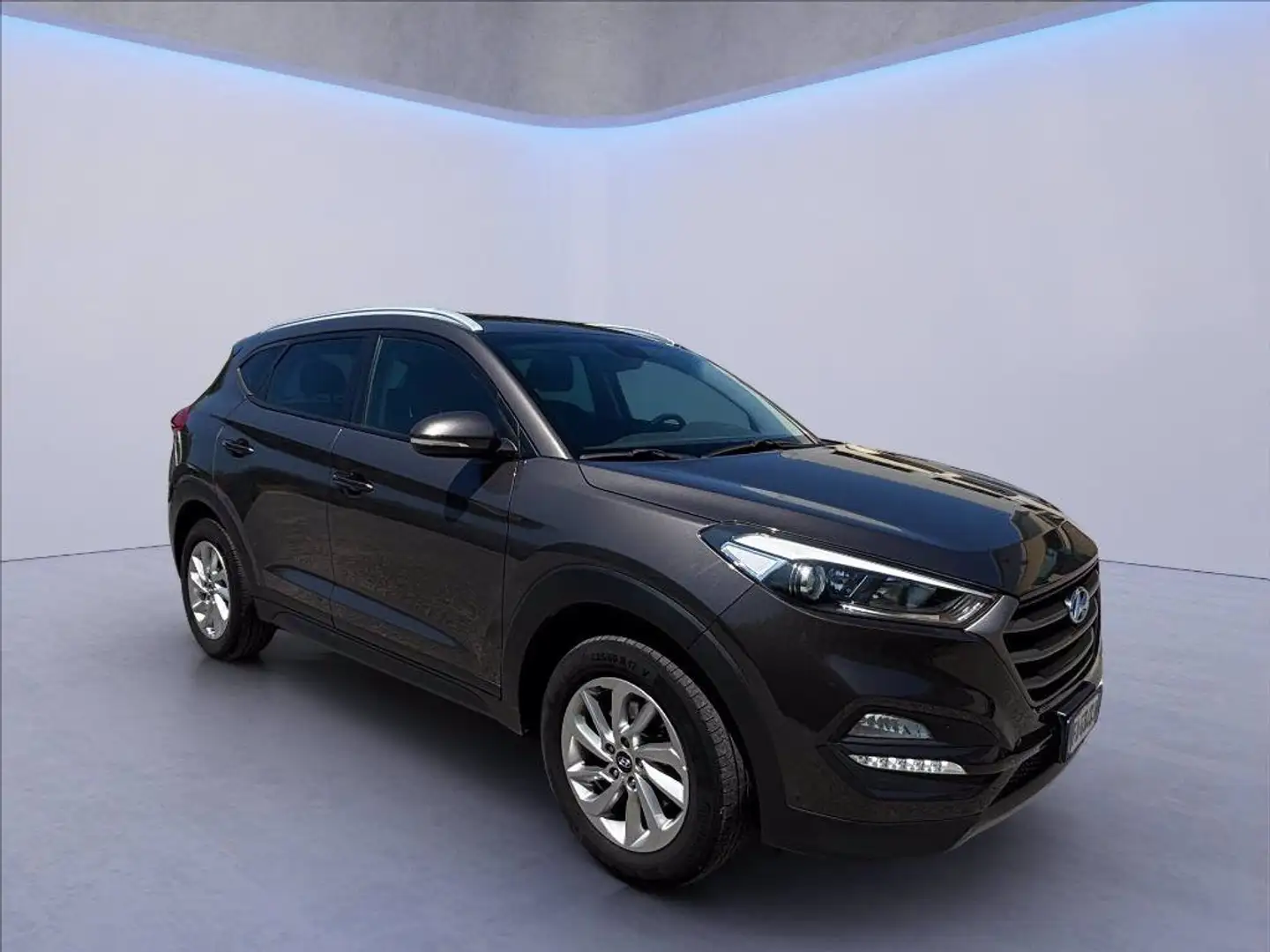 Hyundai TUCSON 1.7 crdi Comfort Plus Pack 2wd 115cv Grijs - 2