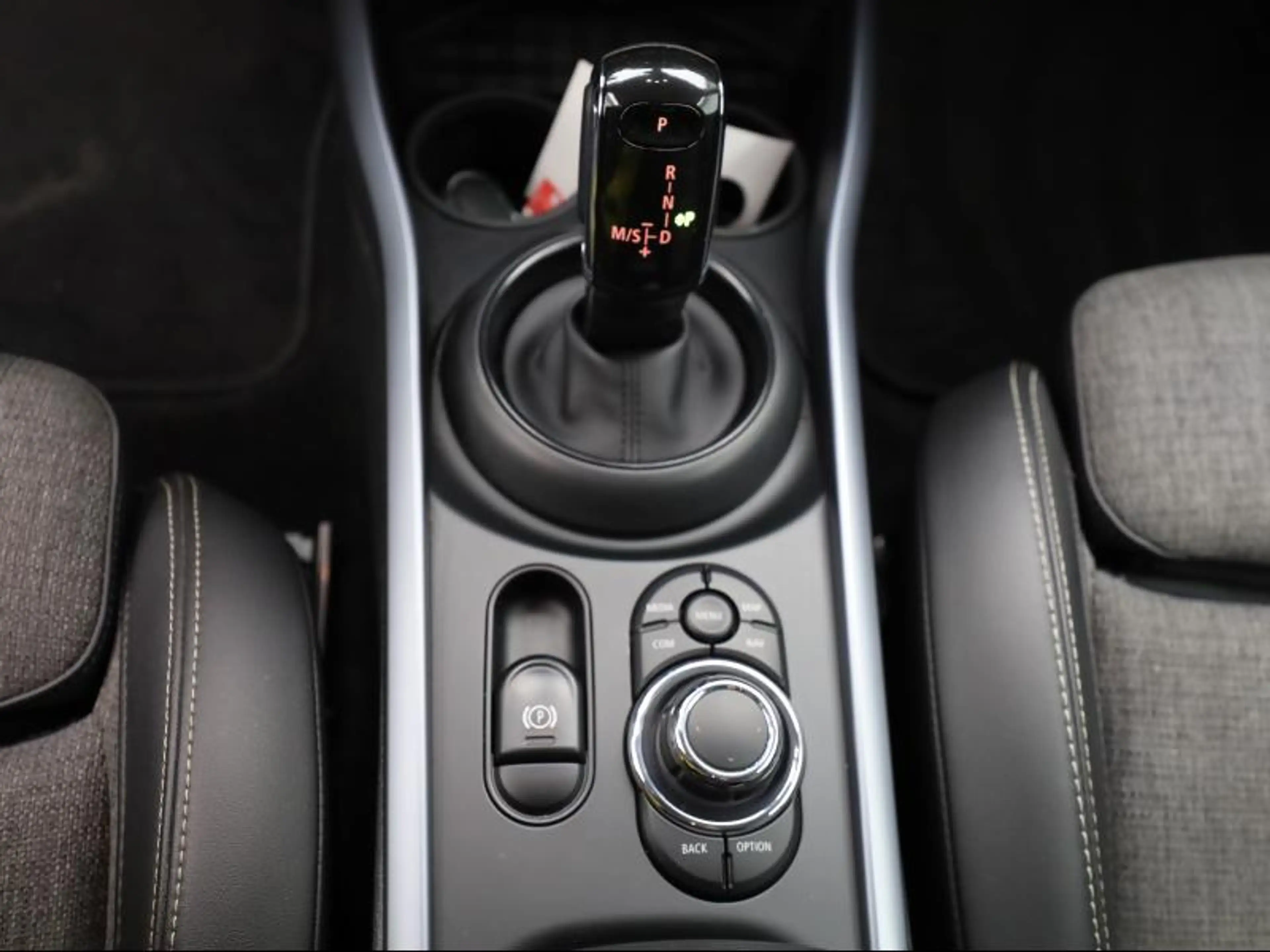 MINI Cooper Clubman Britisch Racing Green — photo 18