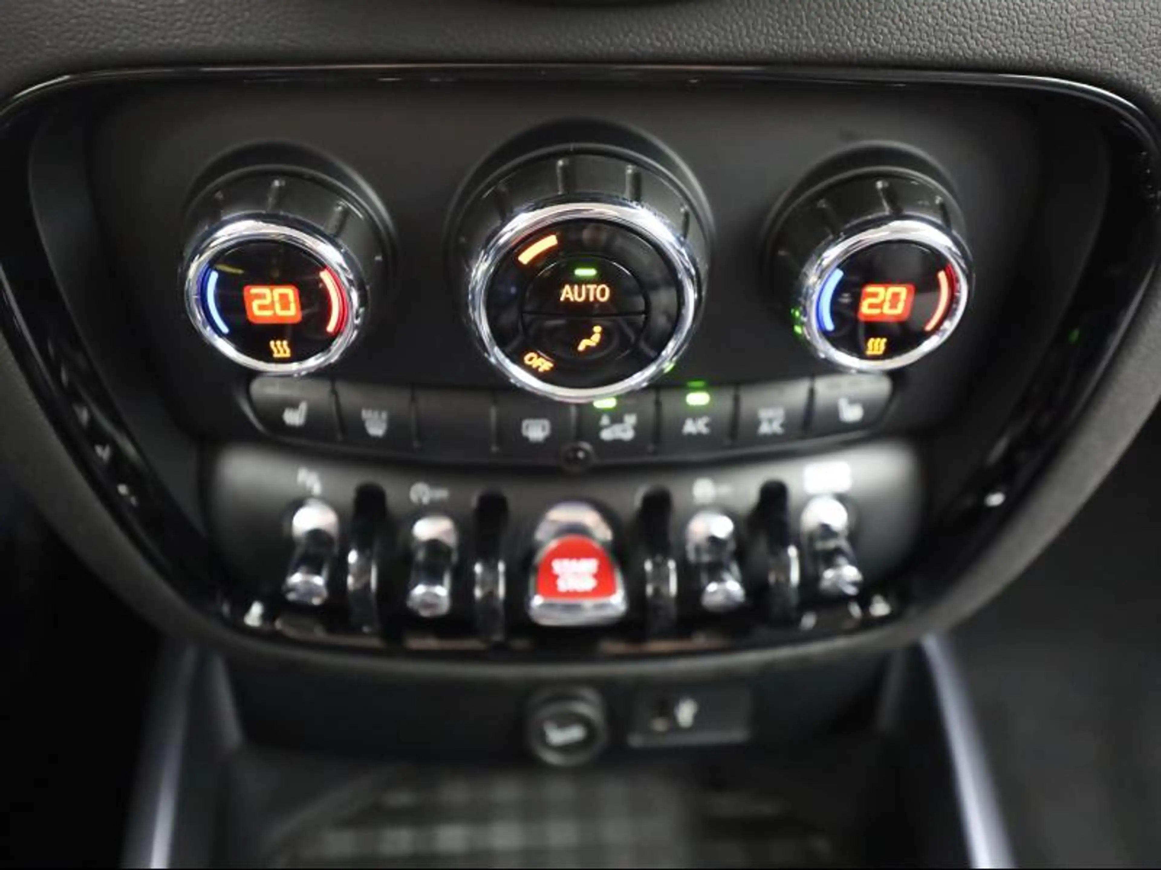 MINI Cooper Clubman Britisch Racing Green — photo 14
