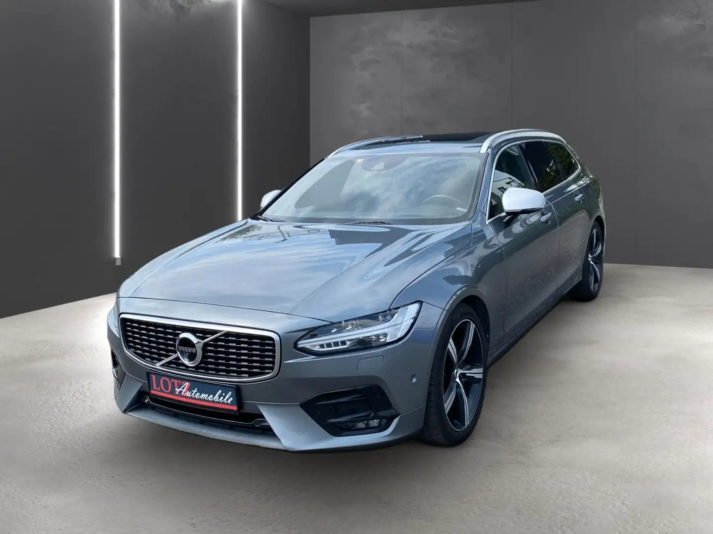 Volvo V90 Kombi R Design AWD Grau - 2
