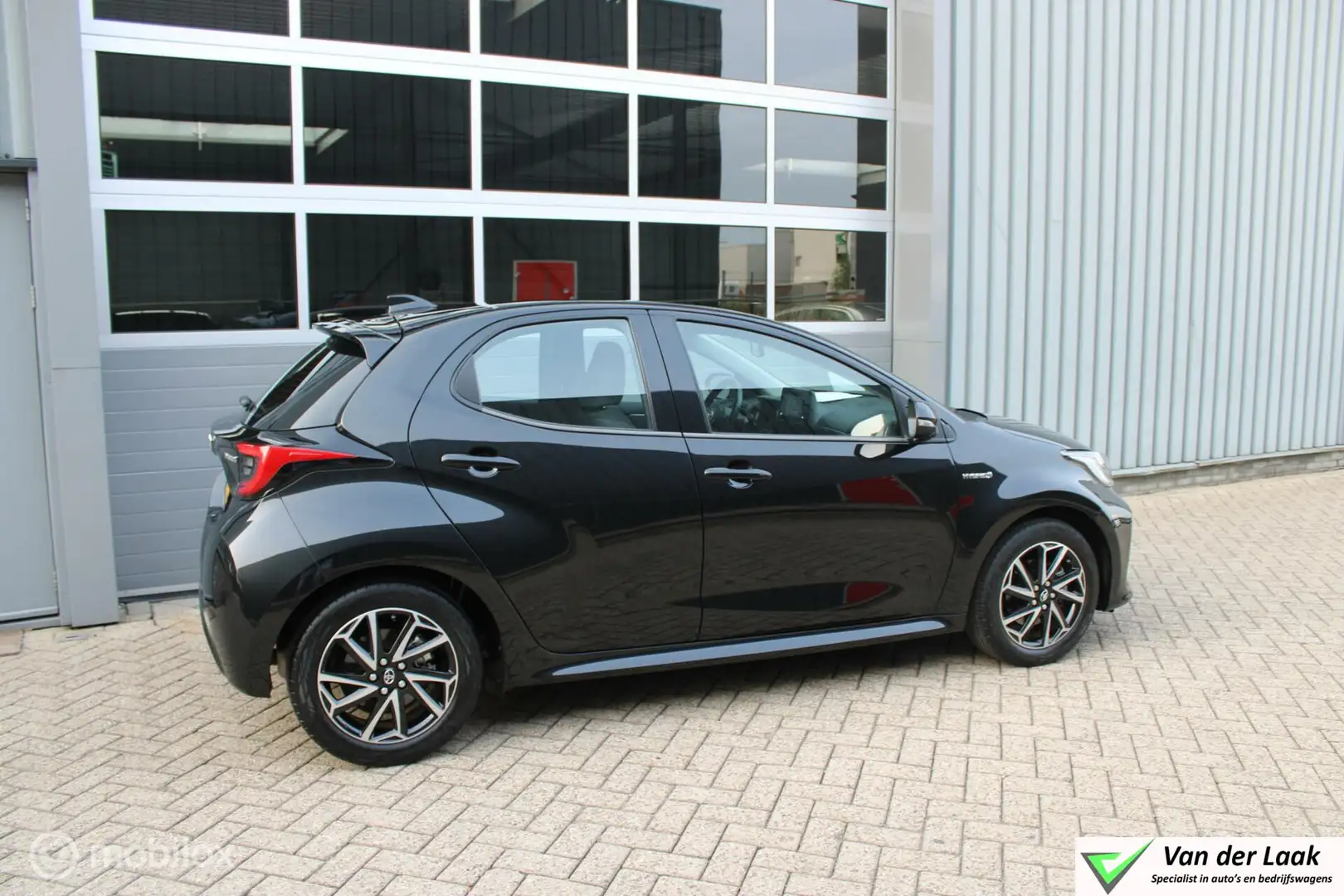 Toyota Yaris 1.5 Hybrid Dynamic 1e Eig. Led. Apple Carplay/Andr Noir - 2