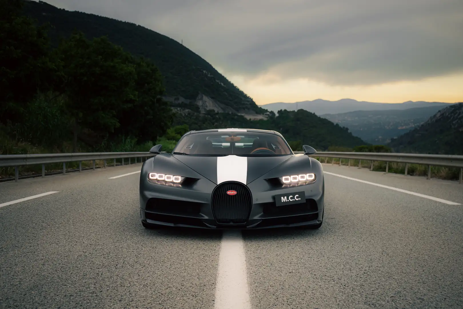 Bugatti Chiron Sport "Les Légendes du Ciel" - 1 of 5 Grau - 2