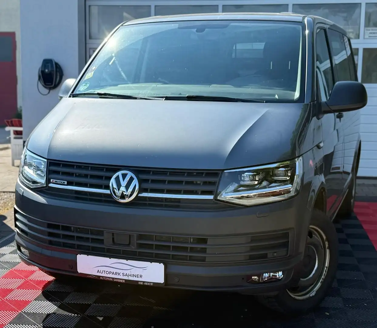 Volkswagen T6 Transporter Kasten-Kombi Kasten 4Motion Gris - 1