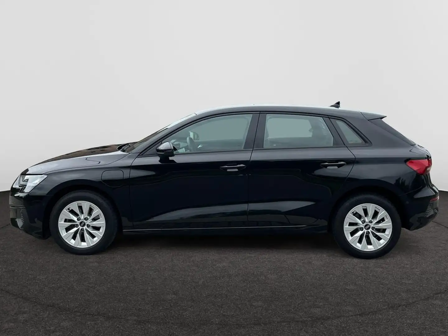 Audi A3 Sportback PHEV Audi A3 Sportback Attraction 40 TFSI e  150(204) kW(pk) S tronic Zwart - 2