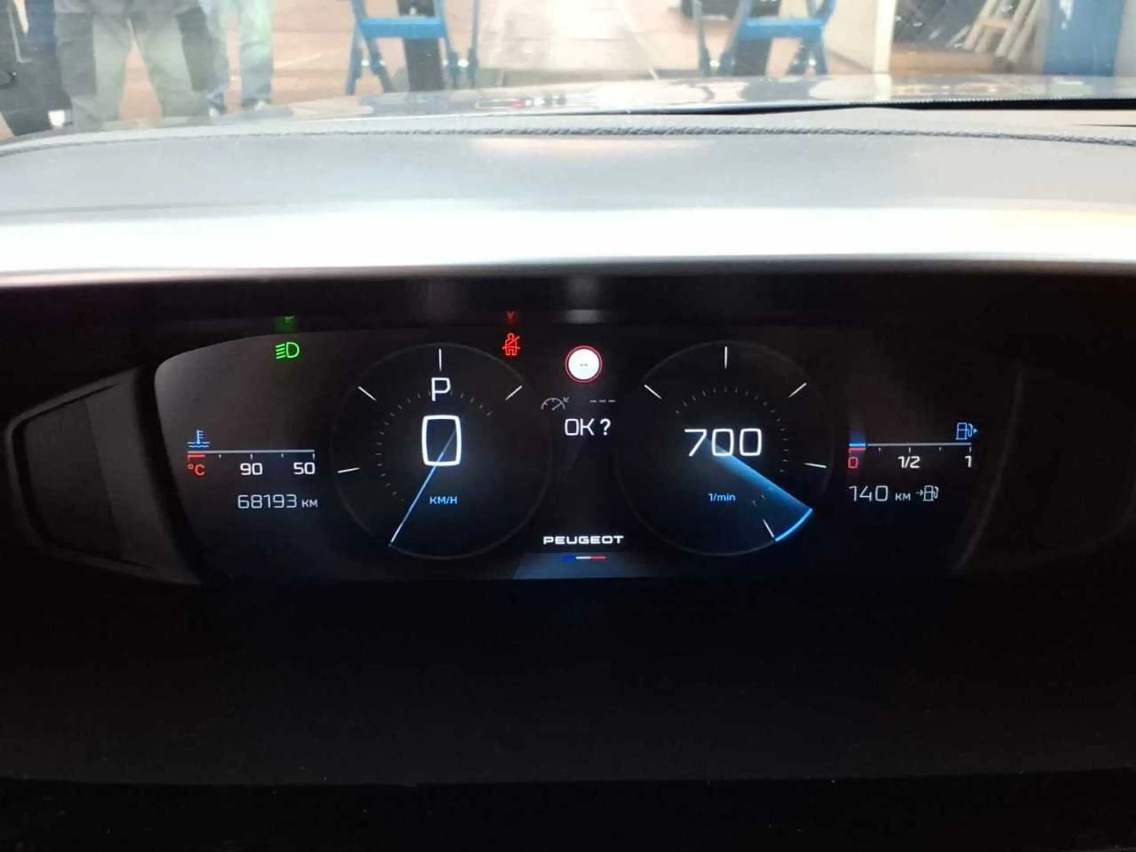 Peugeot 308 1.5 BlueHDi 130 SW Allure AHK Key LED Lane — photo 10