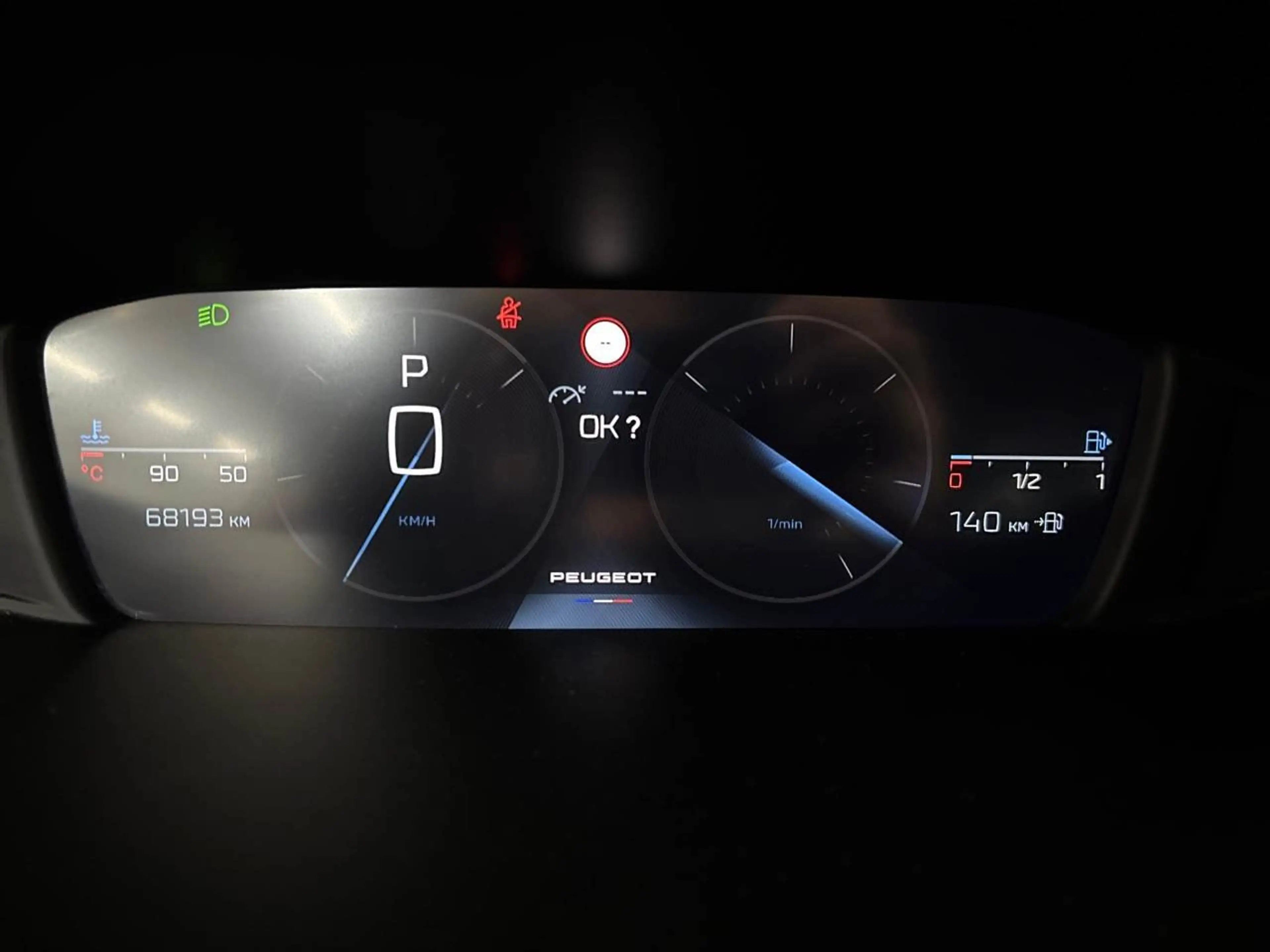 Peugeot 308 1.5 BlueHDi 130 SW Allure AHK Key LED Lane — photo 11