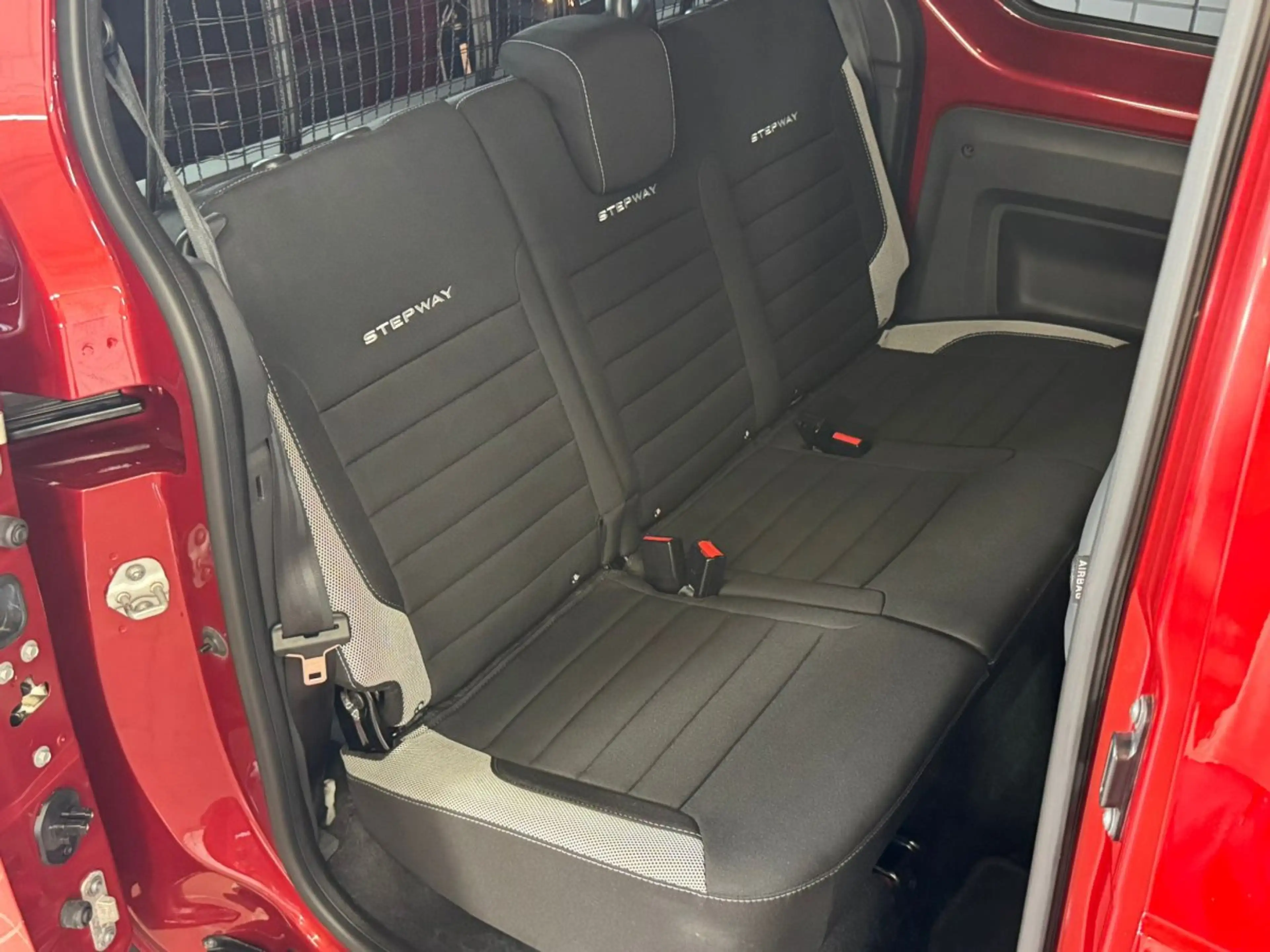 Dacia Dokker 1.3 TCe 130 Stepway Plus GPF (EURO 6d-TEMP) 1.3 TC — photo 19