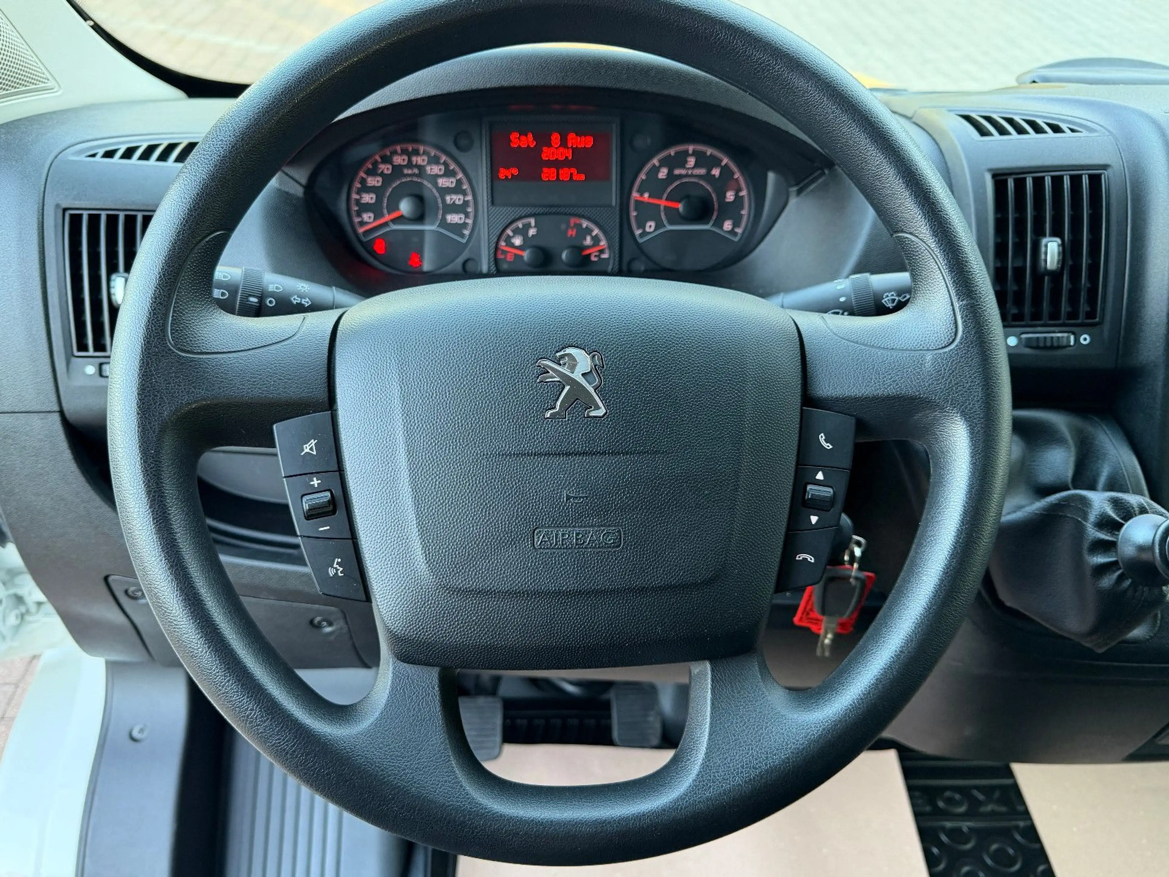 Peugeot Boxer Kombi 333 L2H2 Active Blue-HDi 130 9-Sitze — photo 13