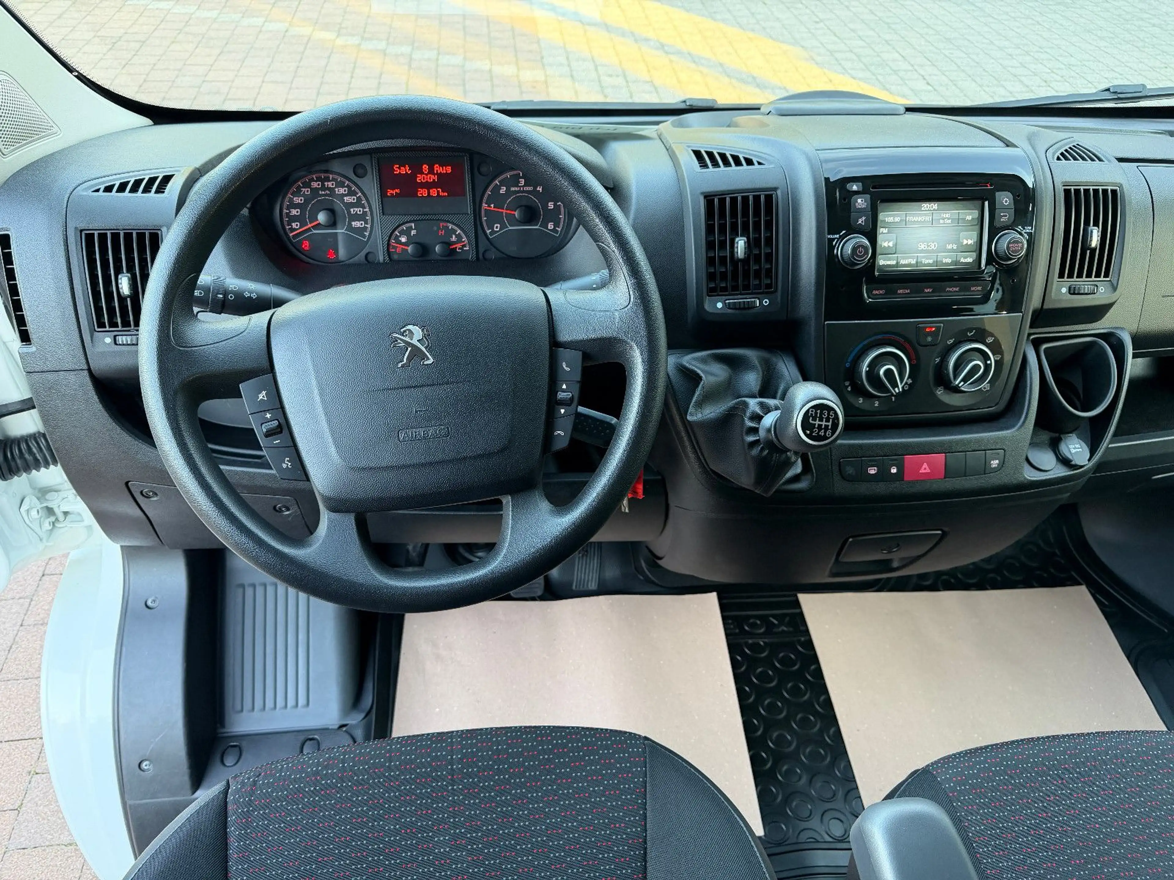 Peugeot Boxer Kombi 333 L2H2 Active Blue-HDi 130 9-Sitze — photo 11