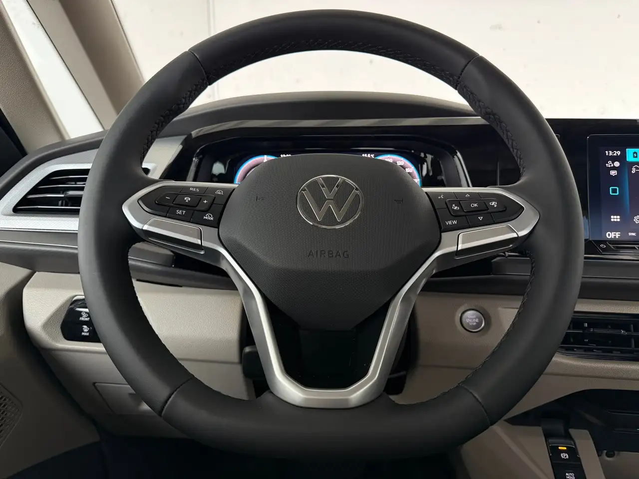 Volkswagen T7 Multivan 2026 — фото 12