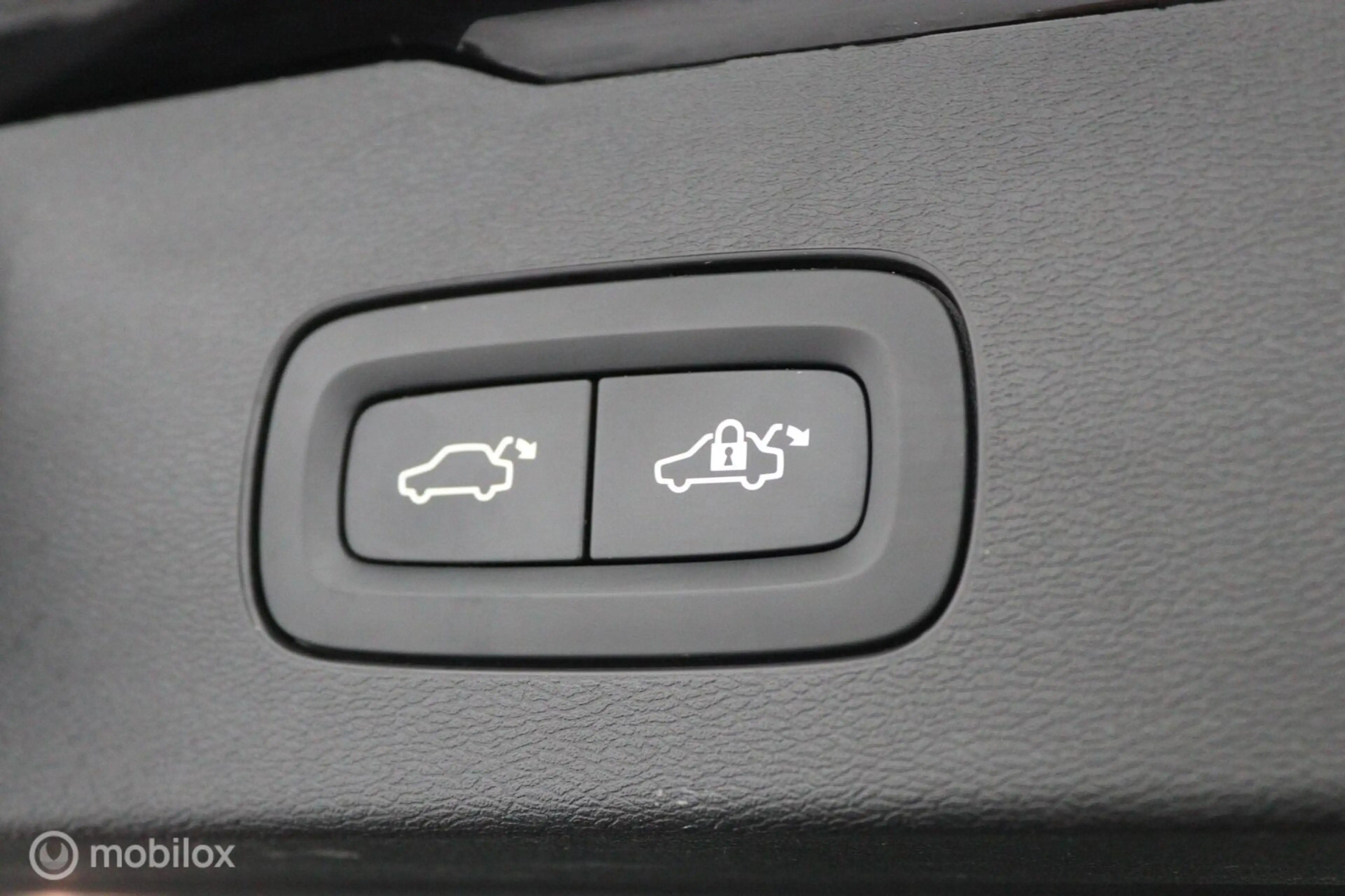 Volvo V60 2.0 B3 Inscription | Pilot Assist |BLIS | Camera | — photo 14