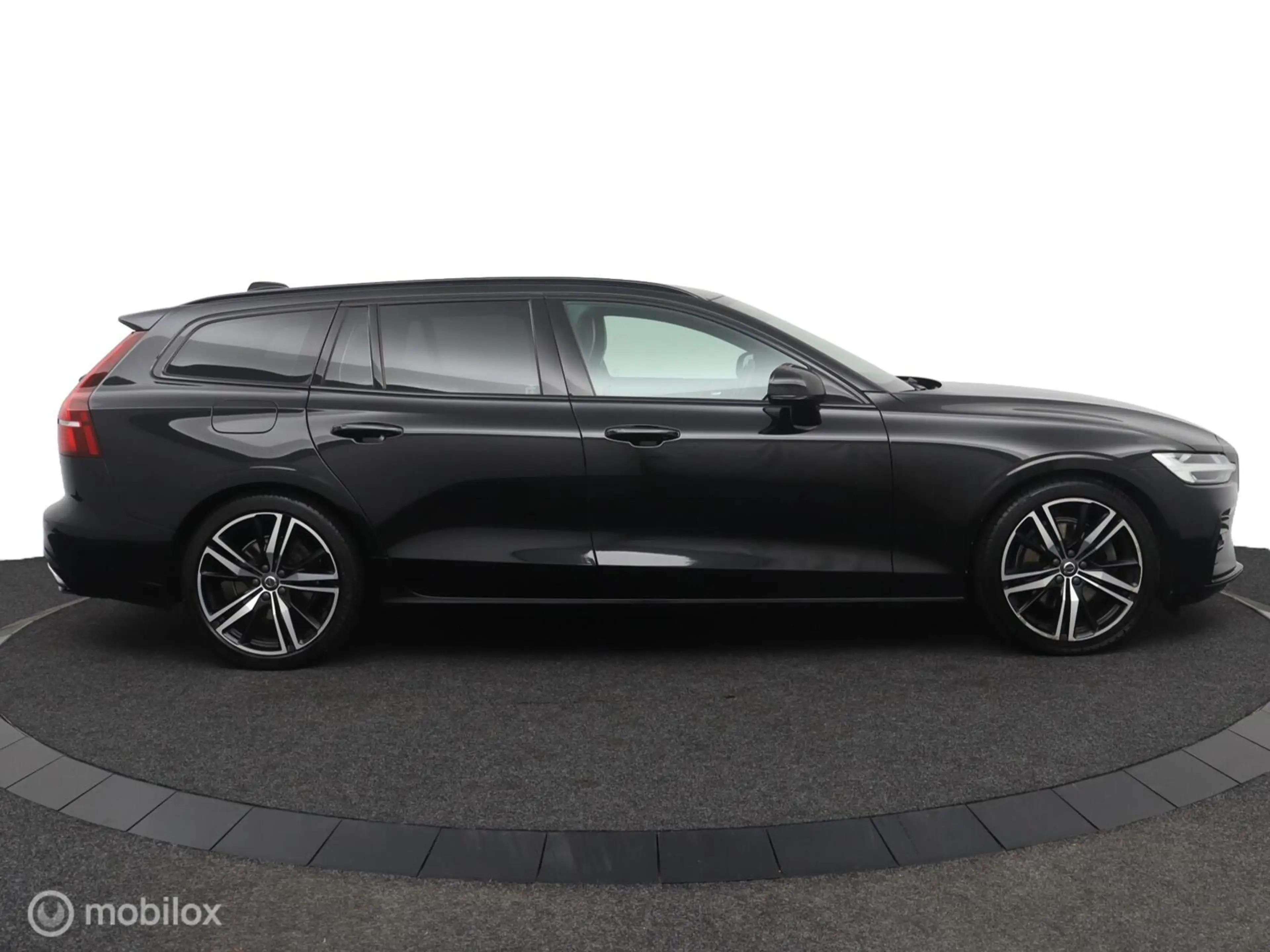 Volvo V60 2.0 B3 Inscription | Pilot Assist |BLIS | Camera | — photo 5