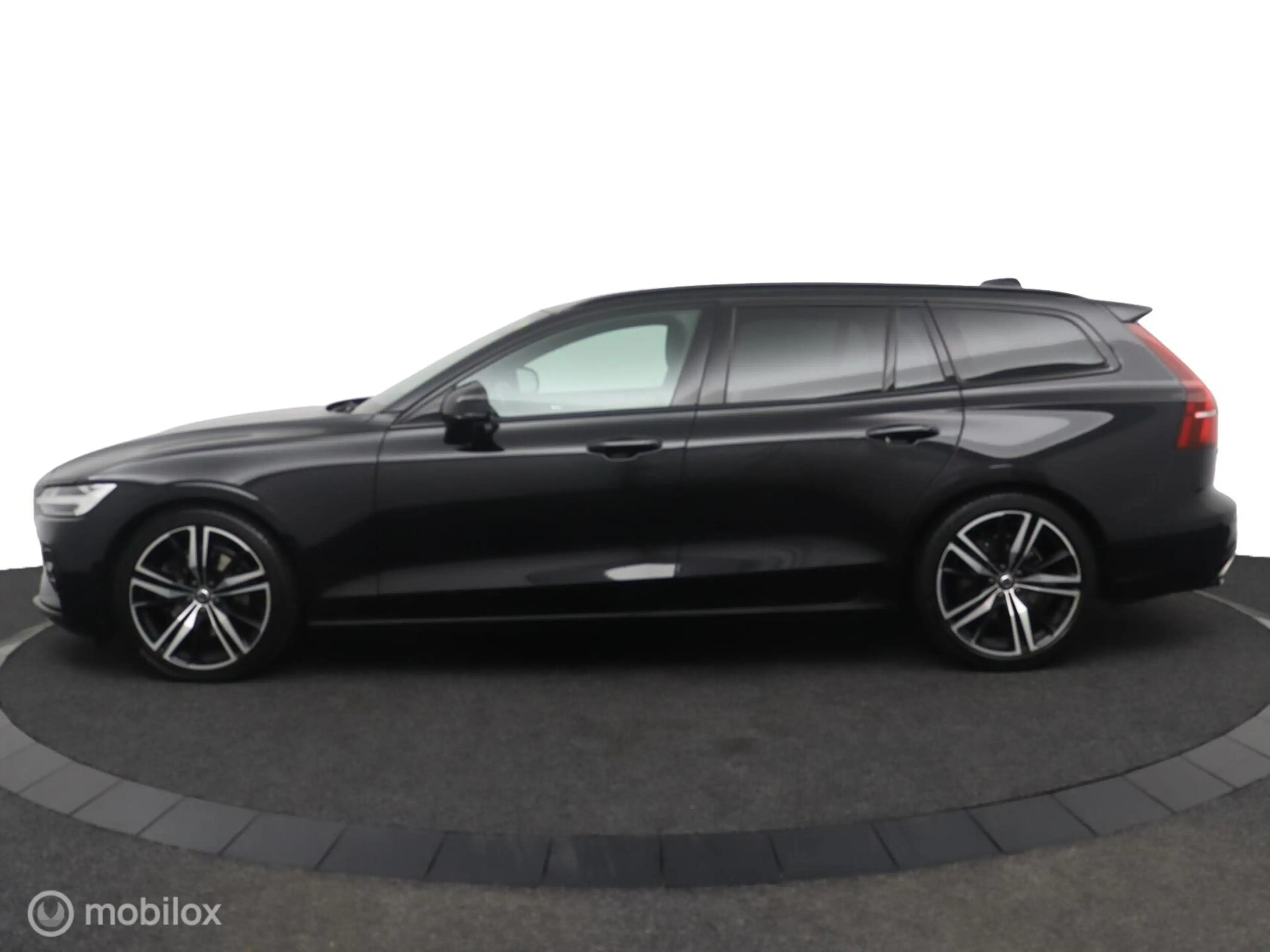 Volvo V60 2.0 B3 Inscription | Pilot Assist |BLIS | Camera | — photo 9