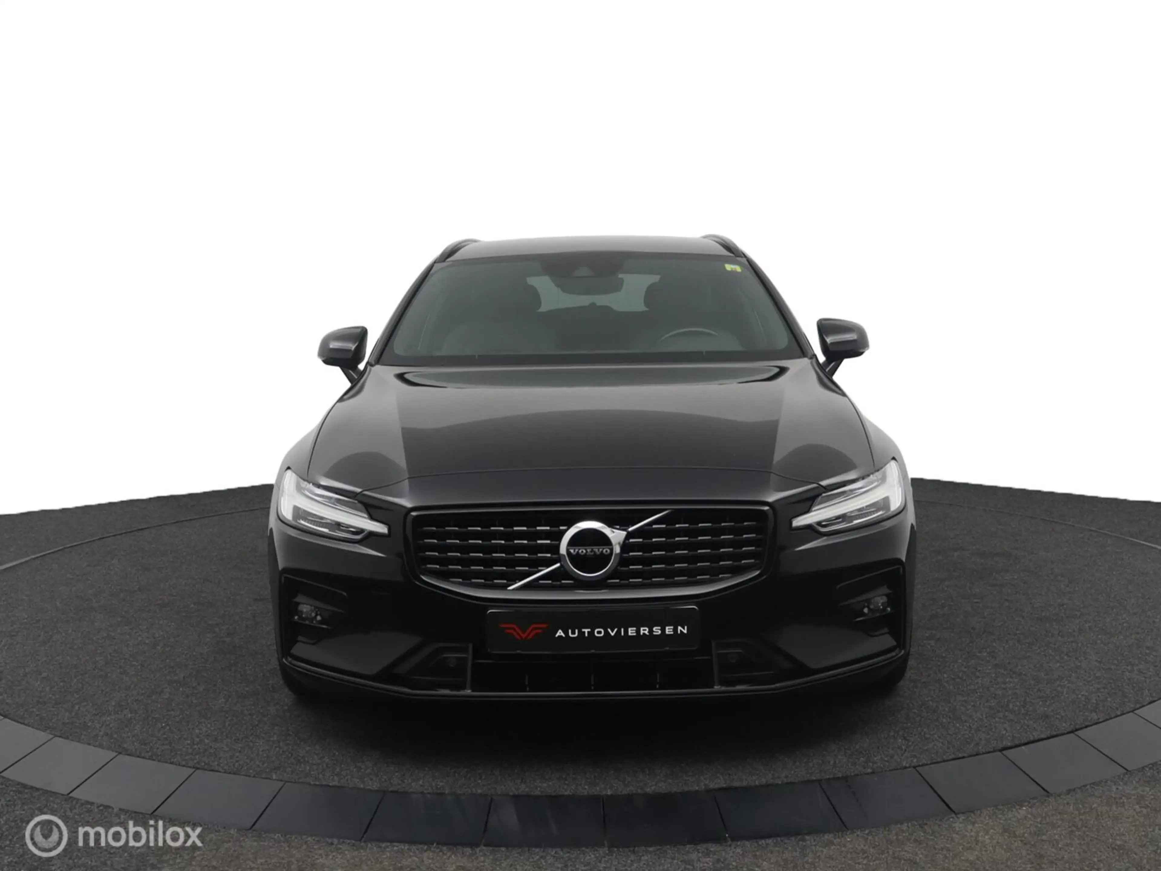 Volvo V60 2.0 B3 Inscription | Pilot Assist |BLIS | Camera | — photo 11
