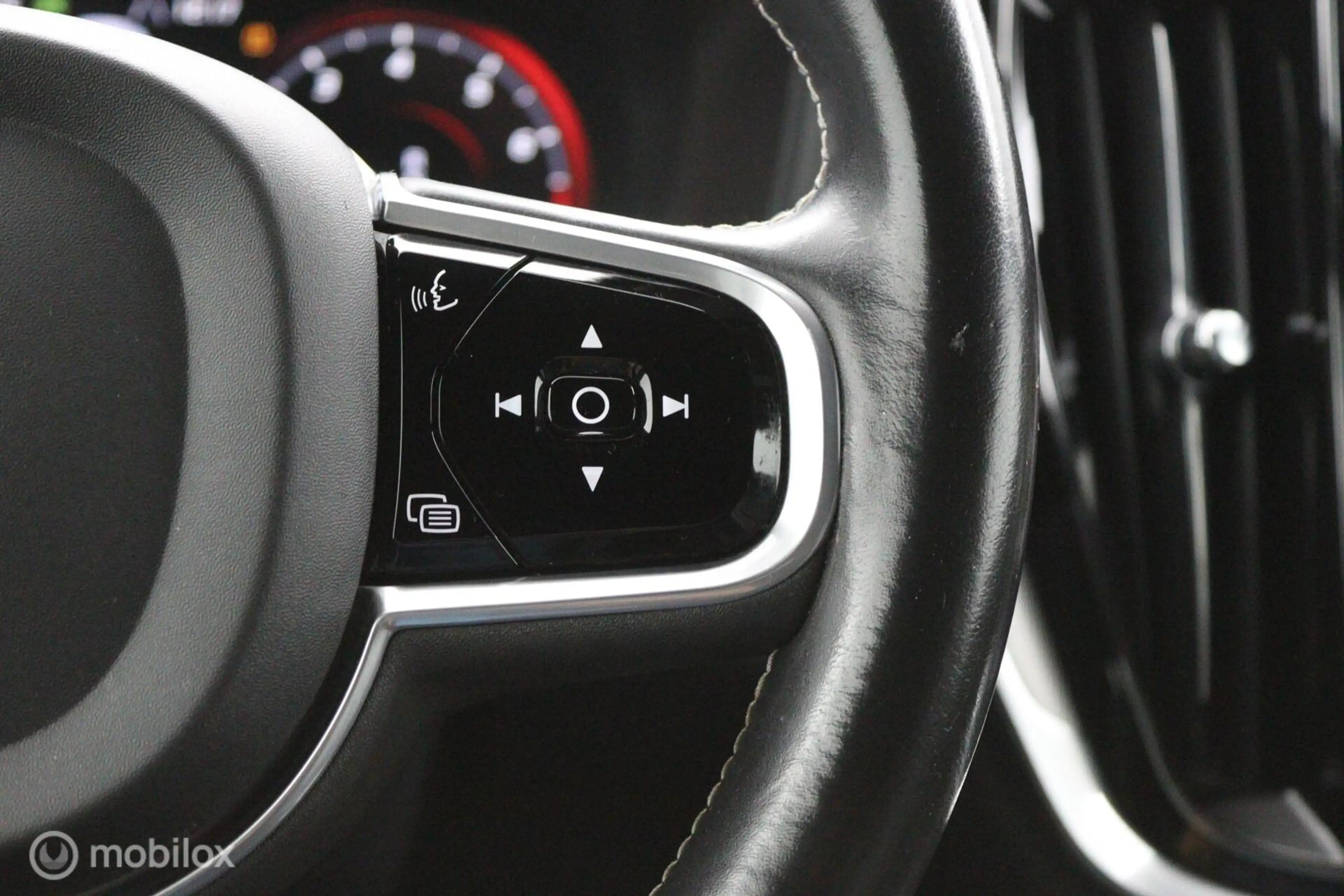 Volvo V60 2.0 B3 Inscription | Pilot Assist |BLIS | Camera | — photo 13