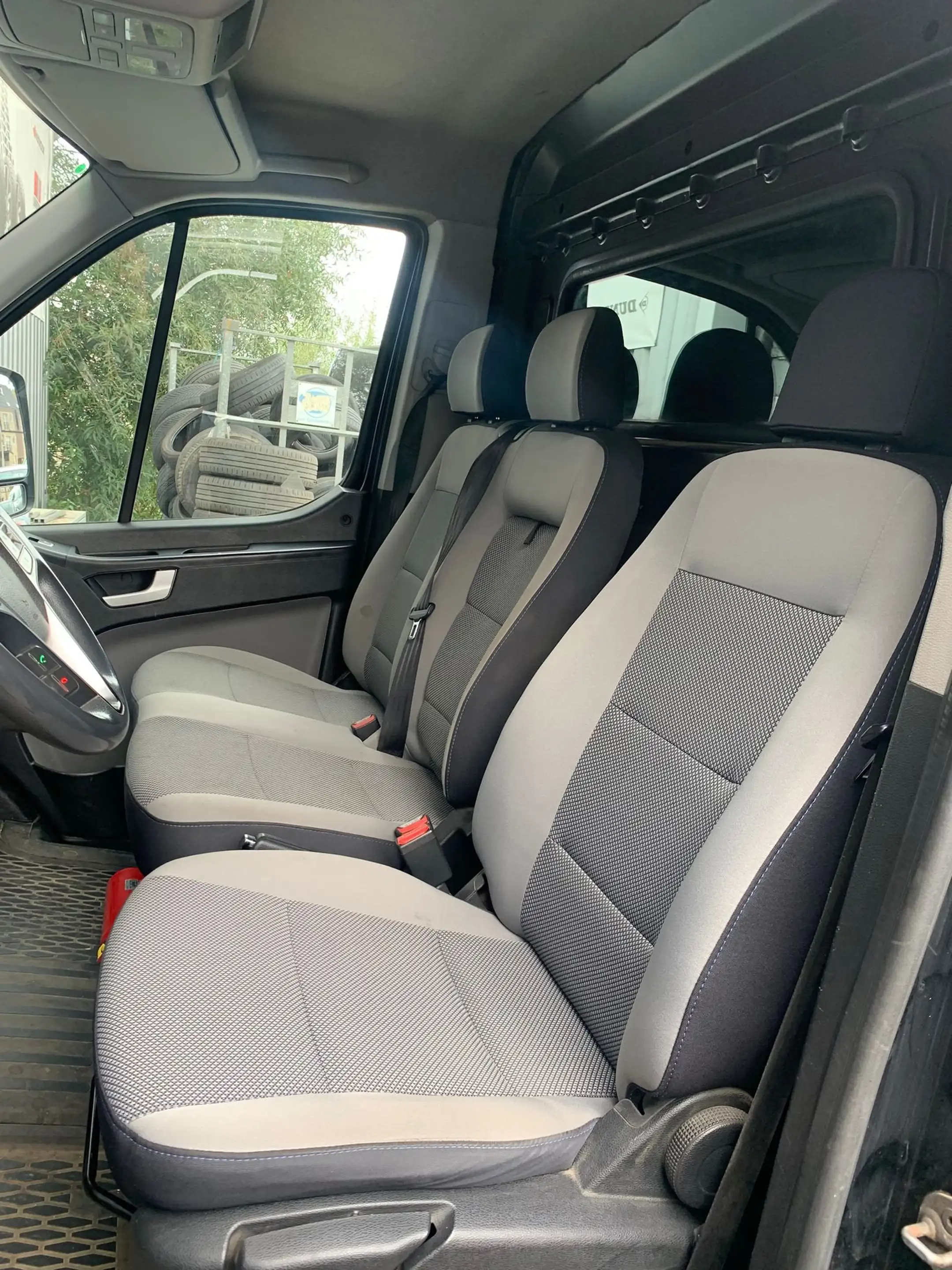 Hyundai H 350 H350 UTILITAIRE  LONG CHÂSSIS — photo 8