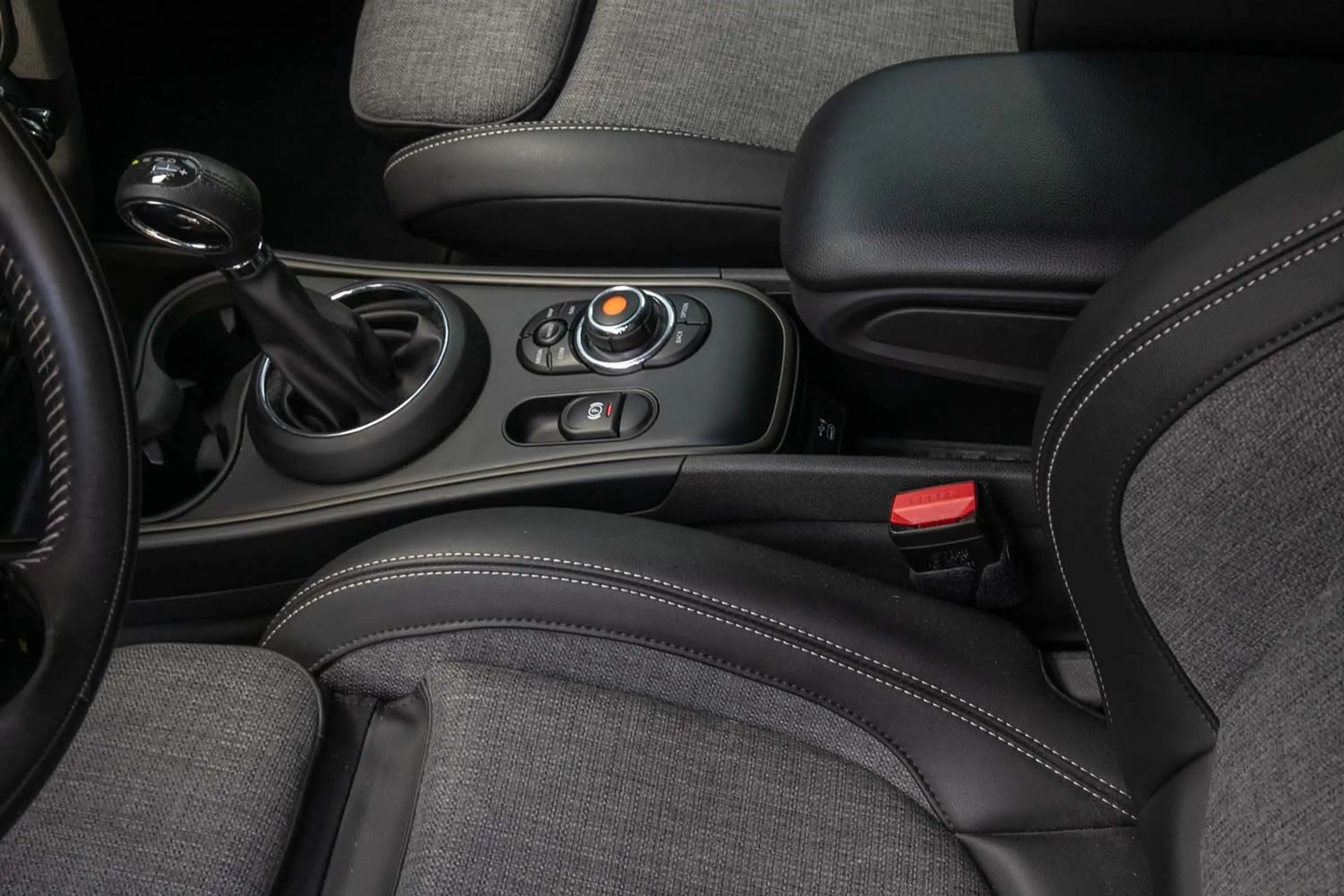 MINI Cooper SE Countryman Countryman Cooper SE Chili HeadUp Klima RFK LED — photo 10