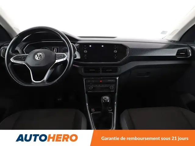 Volkswagen T-Cross view 11
