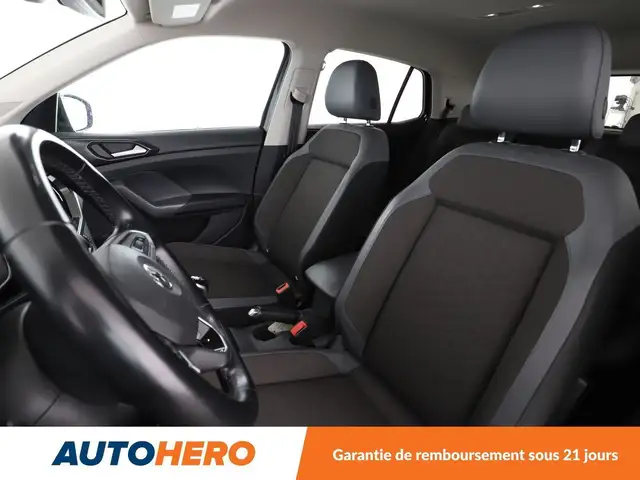 Volkswagen T-Cross view 9