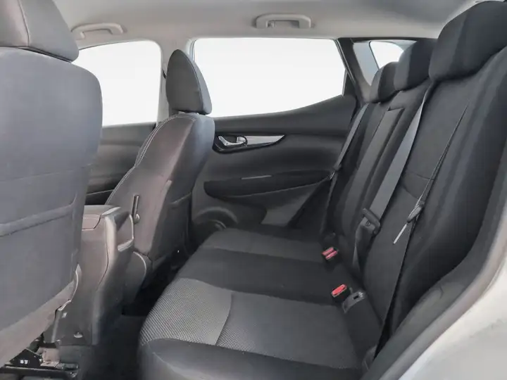 Nissan Qashqai 1.2 DIG-T Acenta 4x2 Xtronic 2017, foto 12