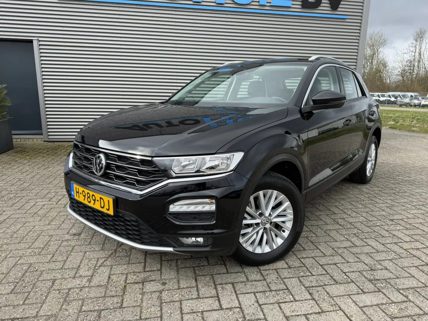 Volkswagen T-Roc 1.5 TSI DSG Style Business Navigatie Climate Contr Schwarz - 2