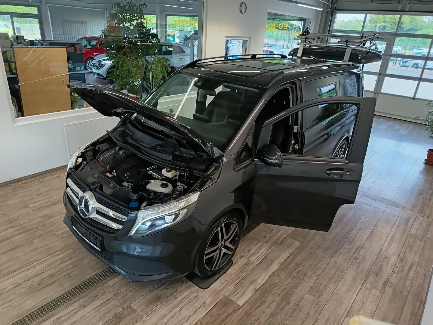 Mercedes-Benz V 300 2.0 CDI*LANG*LIEGE PAKET*AHK*FAHRRADTRÄGER Grey - 2