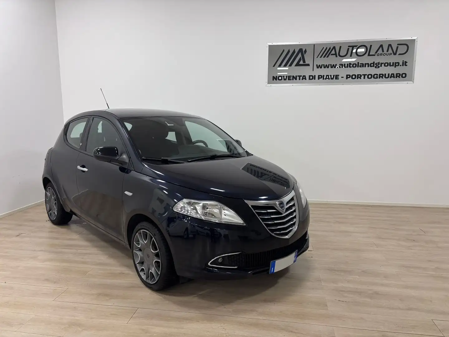 Lancia Ypsilon Ypsilon III 2011 0.9 t.air Schwarz - 1