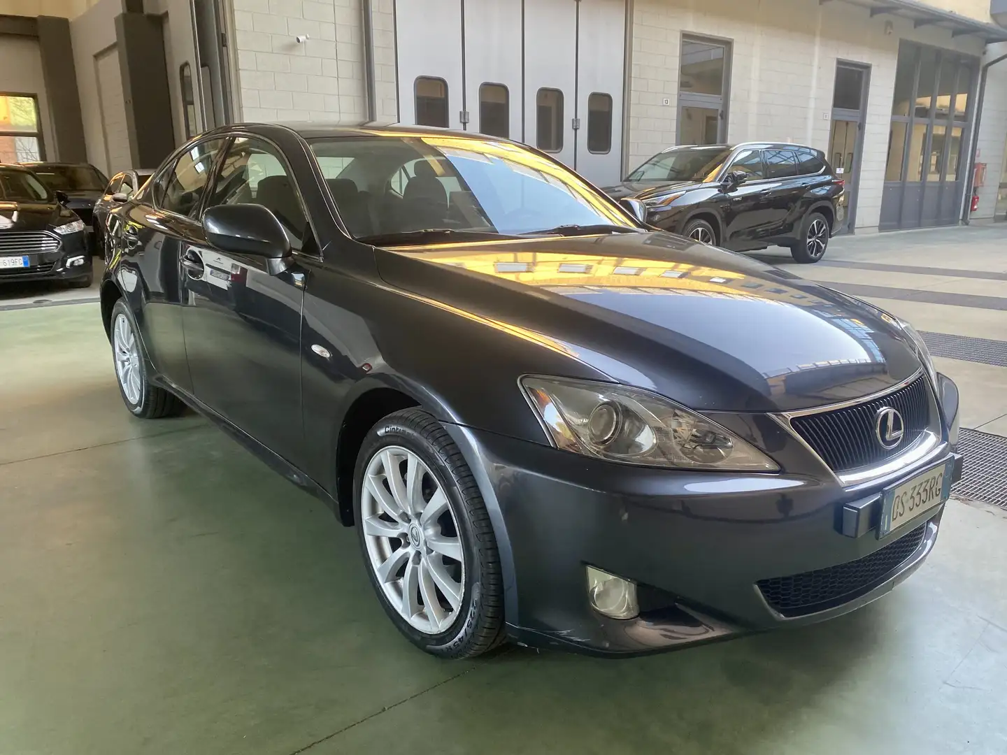 Lexus IS 220d 2.2 Luxury Синій - 1