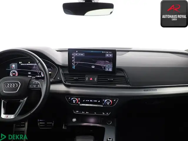 Audi Q5 view 9