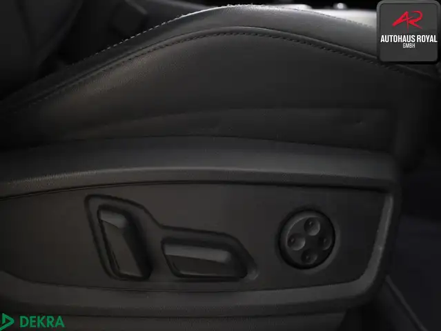 Audi Q5 view 12