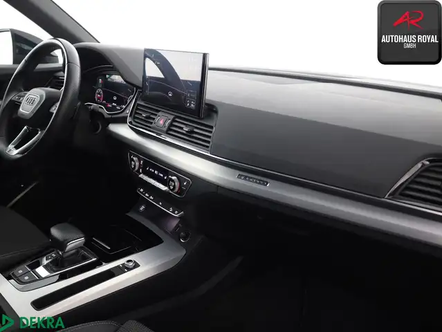 Audi Q5 view 10
