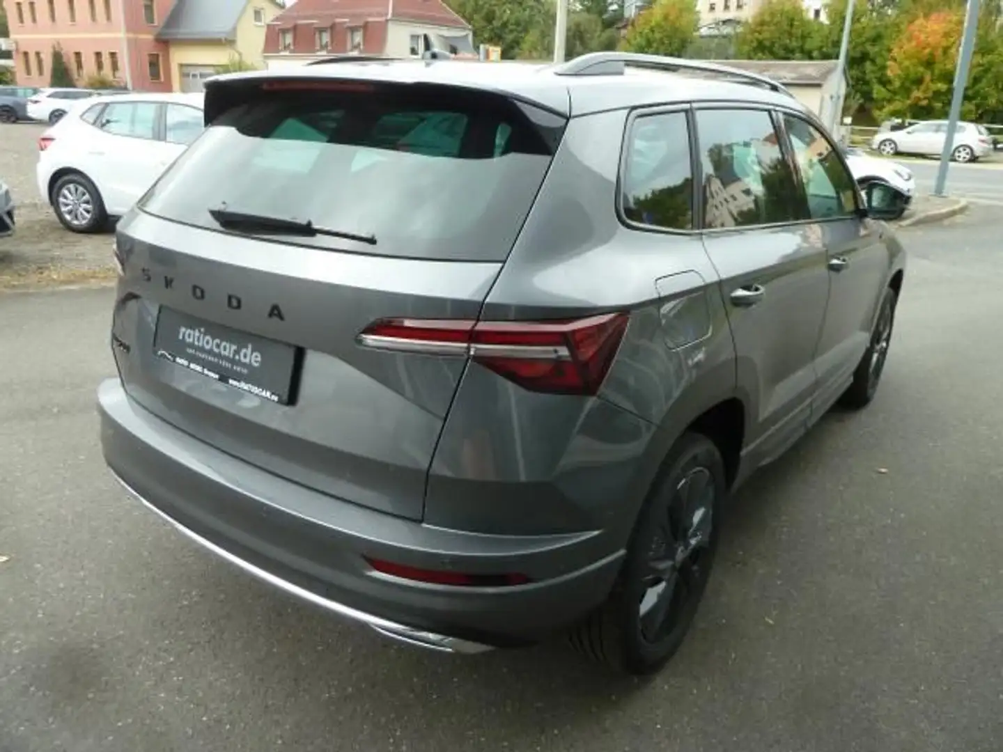 Skoda Karoq KAROQ SPORTLINE 1.5 TSI DSG MATRIX-LED AHZV NAVI Gris - 2