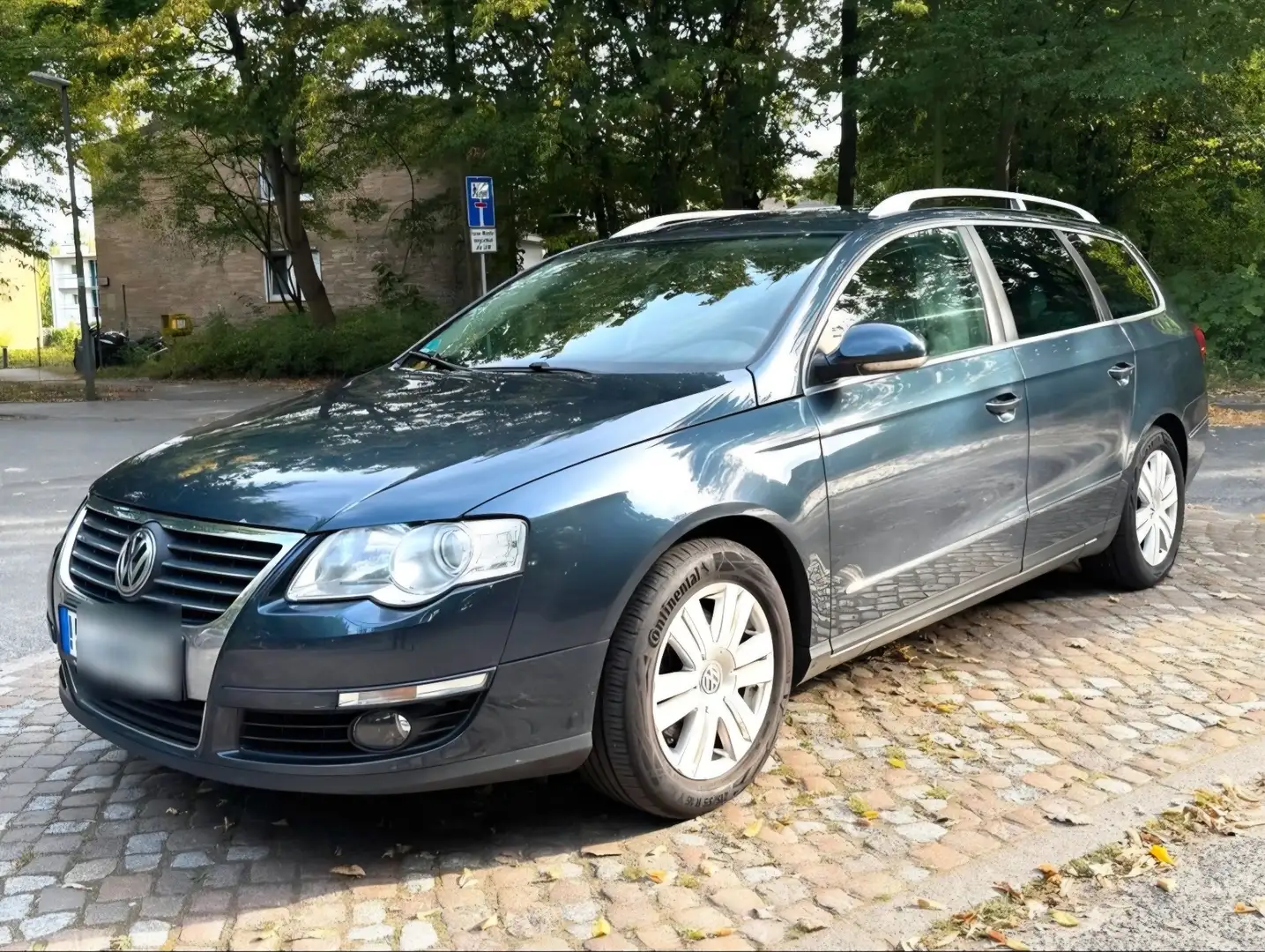 Volkswagen Passat Variant Highline Blau - 2