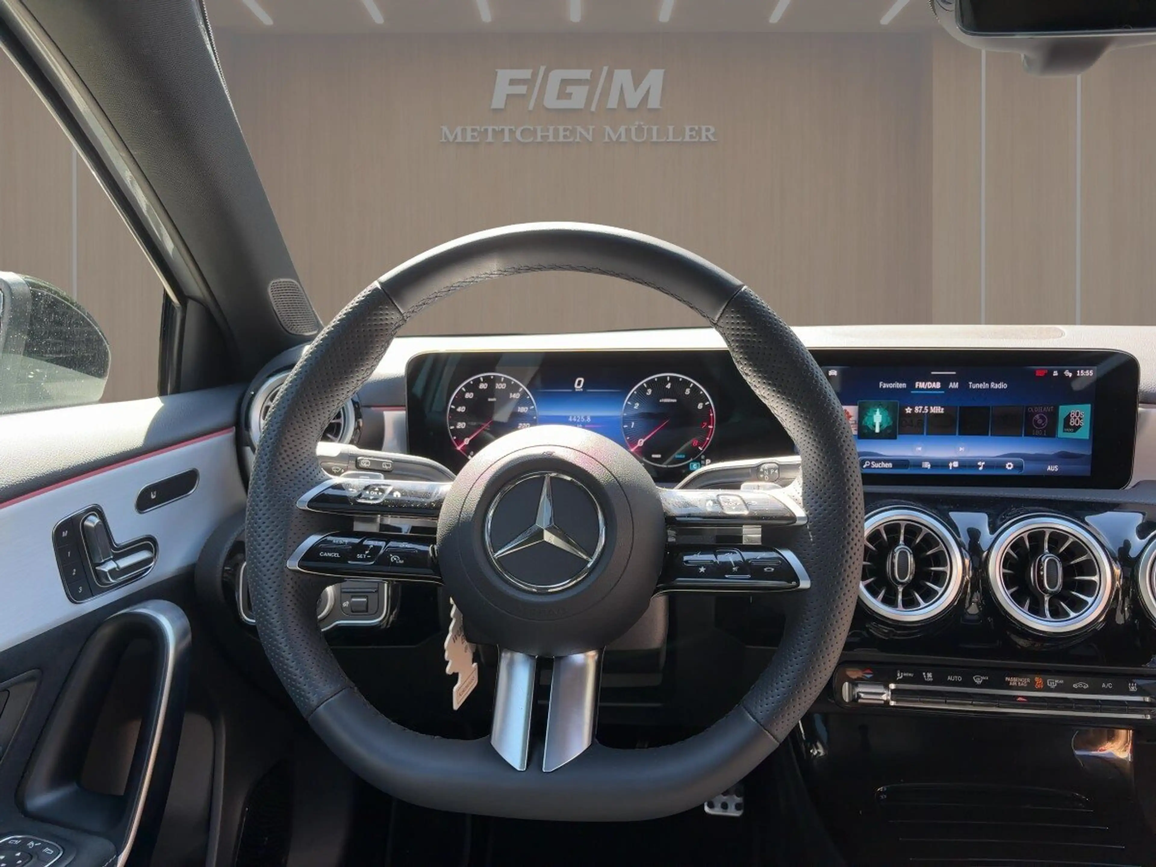 Mercedes-Benz A 200 A 200 AMG-Line/Amb./LED/Pano/Keyless/Night/MBUX. — photo 9