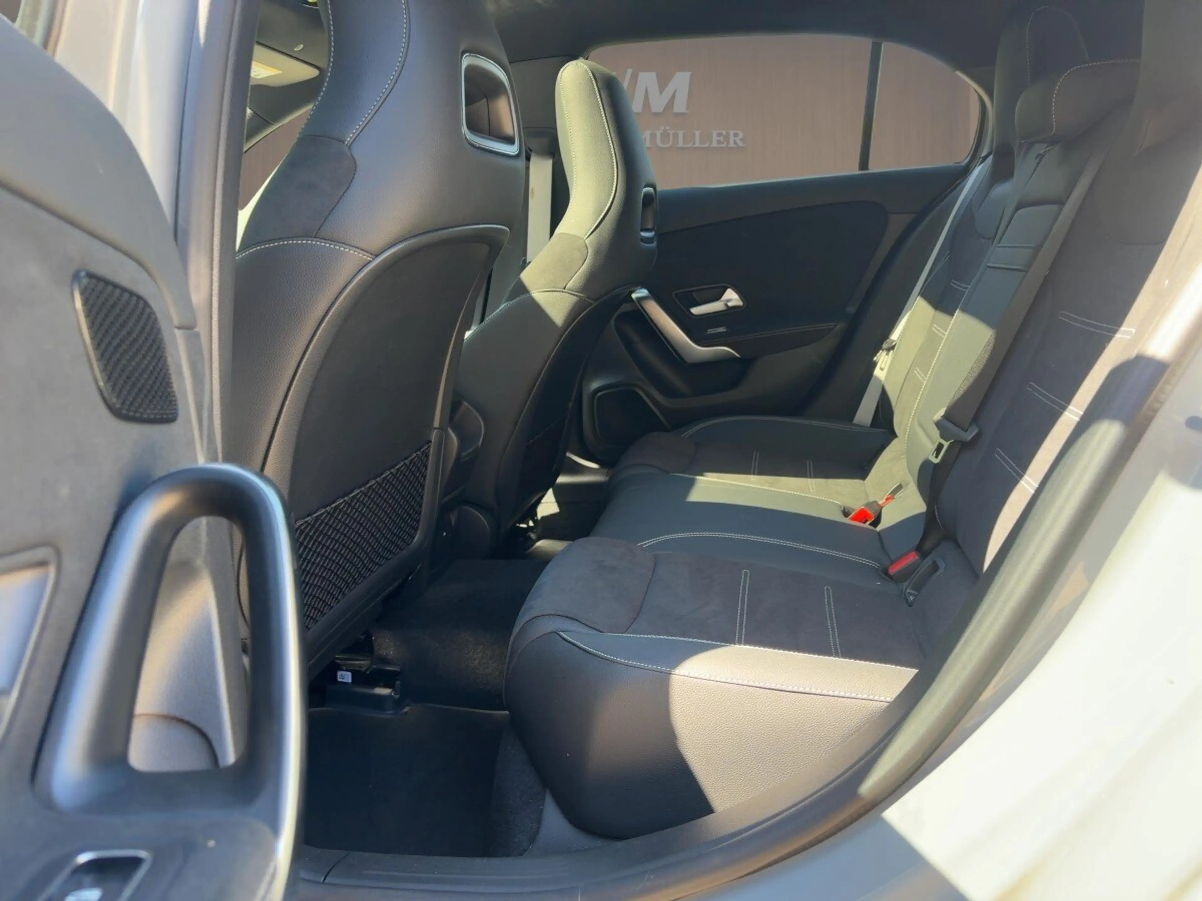 Mercedes-Benz A 200 A 200 AMG-Line/Amb./LED/Pano/Keyless/Night/MBUX. — photo 7