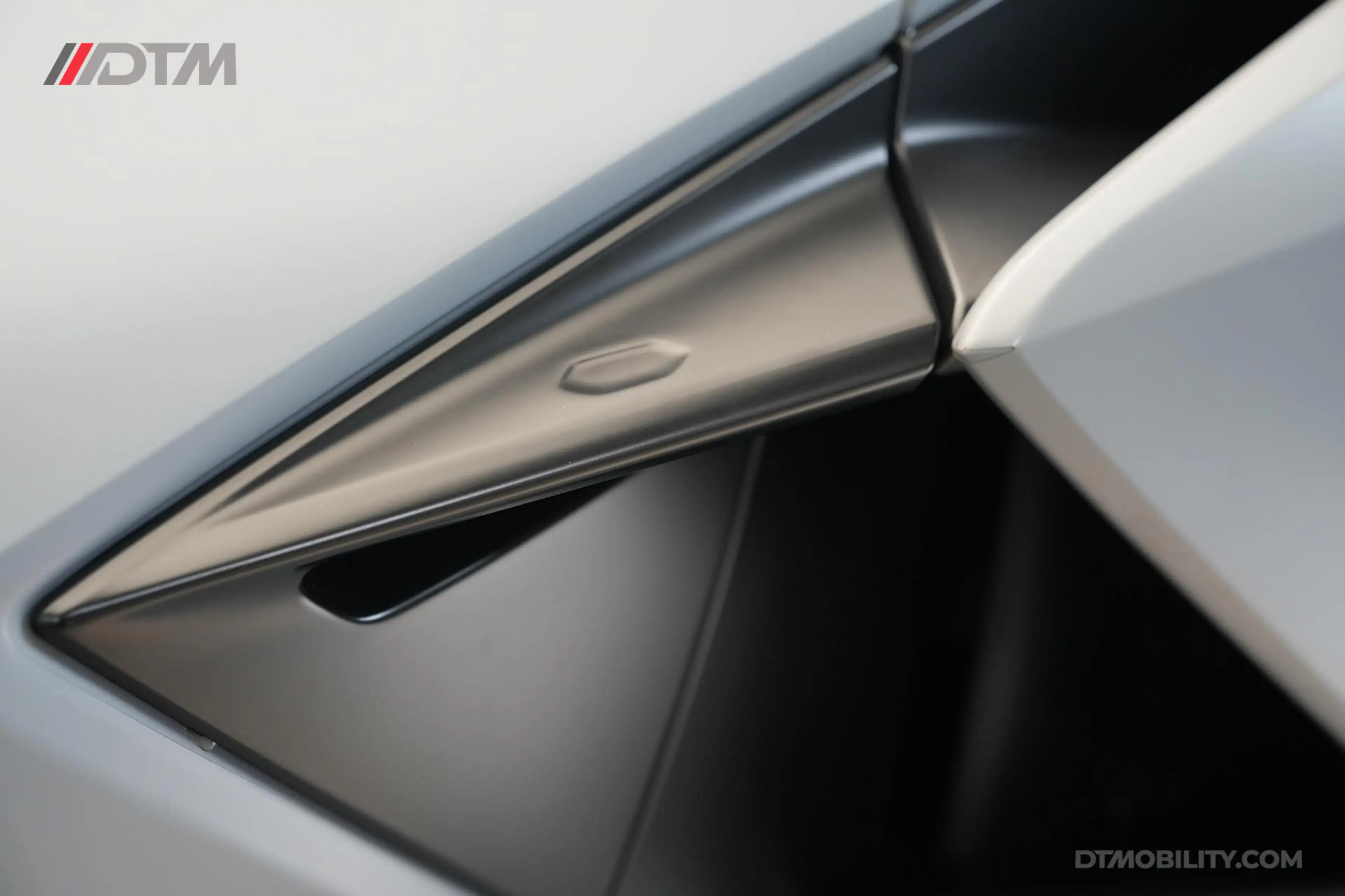 Lamborghini Revuelto | Passenger Display | Carbon Interior — photo 43