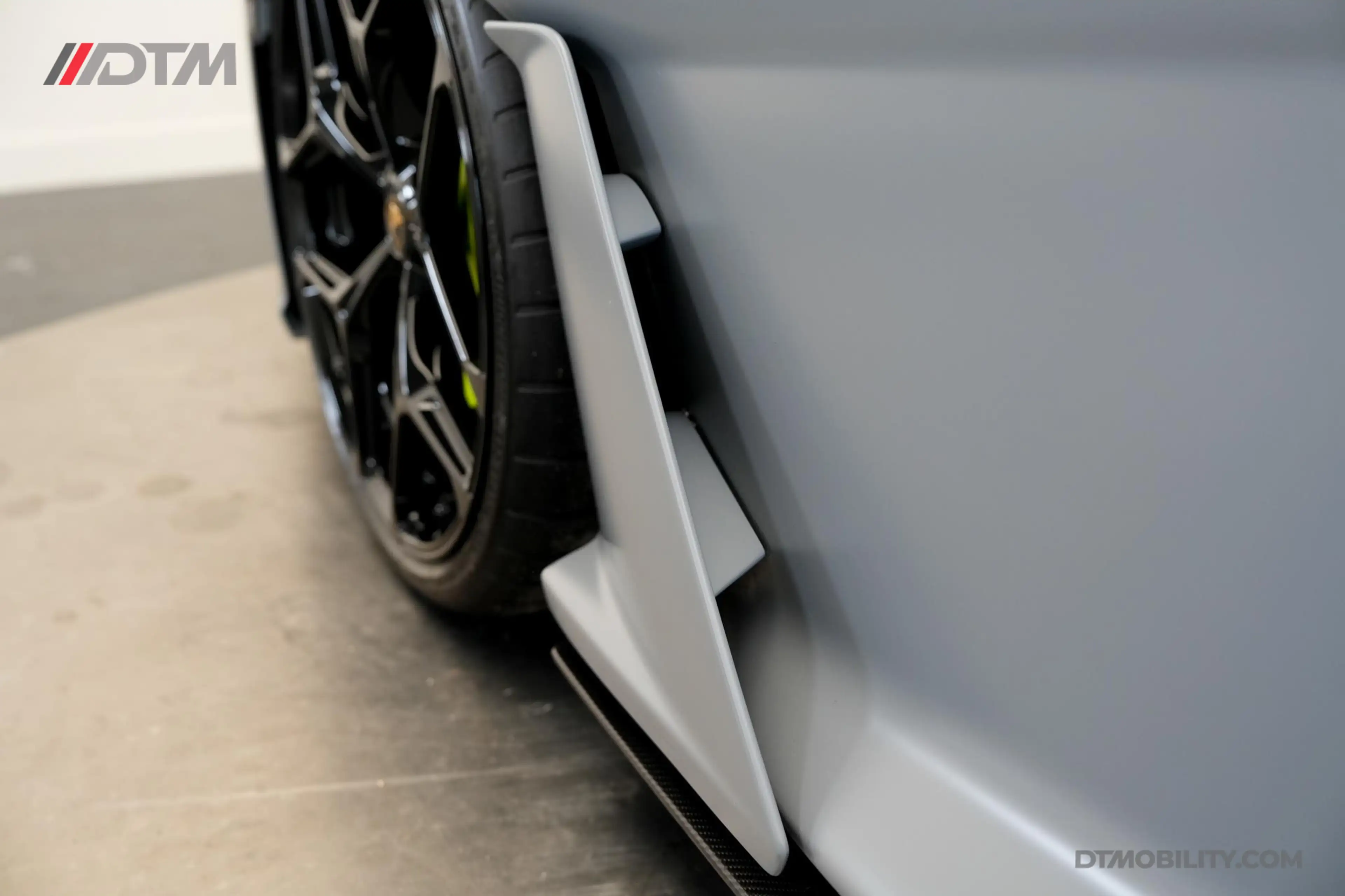 Lamborghini Revuelto | Passenger Display | Carbon Interior — photo 46