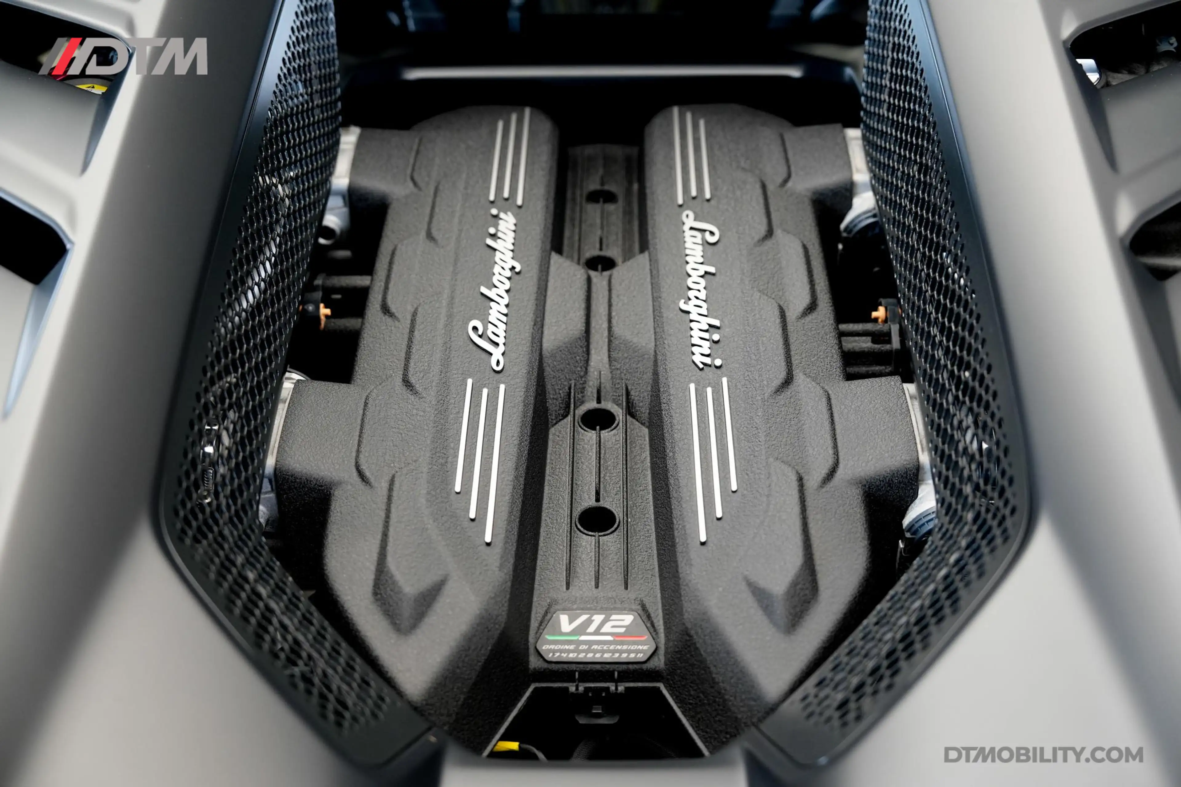 Lamborghini Revuelto | Passenger Display | Carbon Interior — photo 41