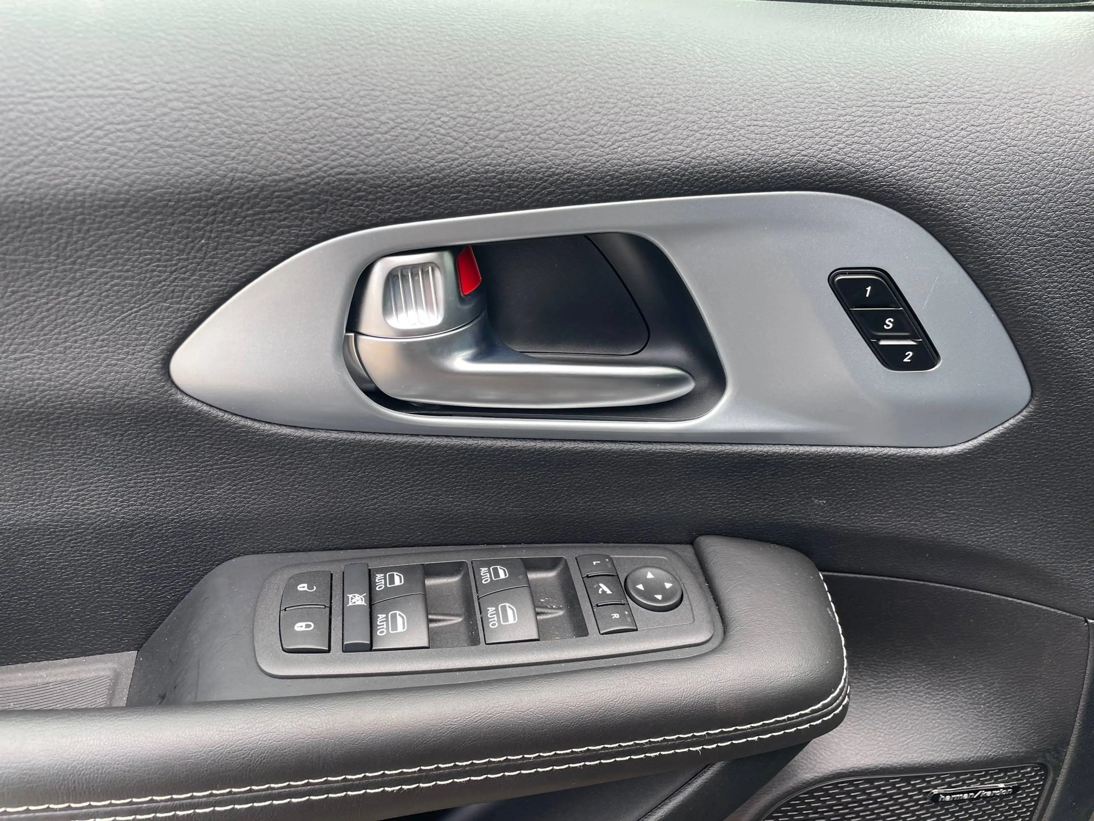 Chrysler Pacifica Limited 3,6 V6 4X4 — photo 14