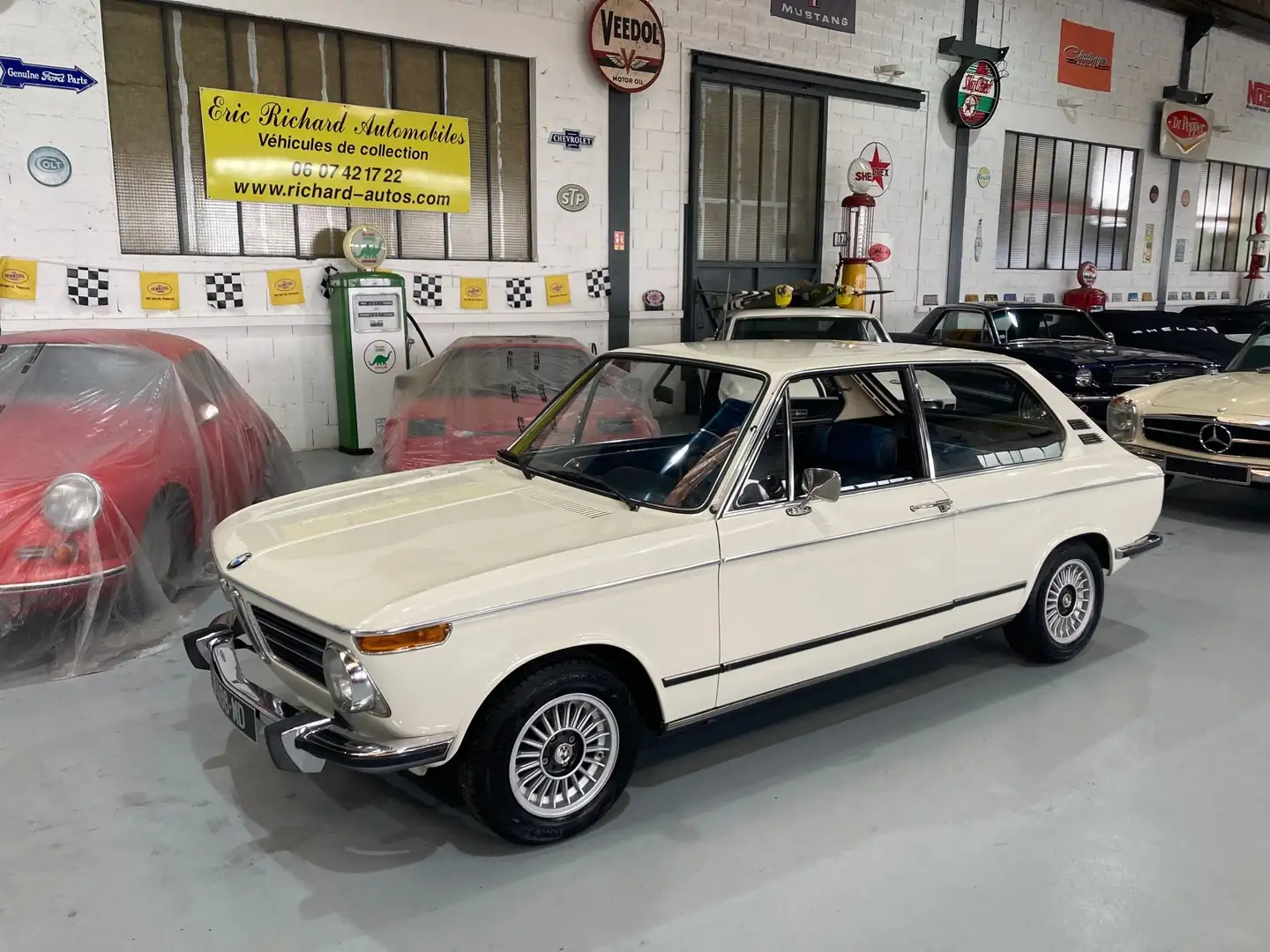 BMW 2002 2000 TOURING de 1971 en stock en France Blanc - 1