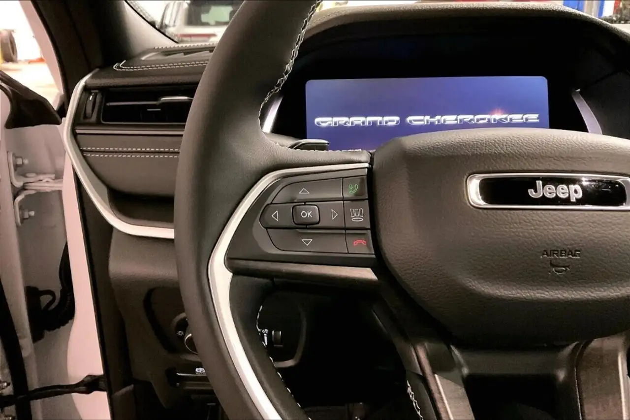 Jeep Grand Cherokee снимка Jeep Grand Cherokee