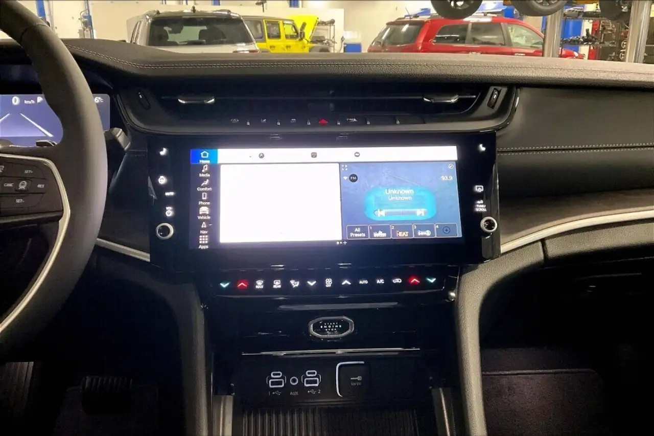 Jeep Grand Cherokee снимка Jeep Grand Cherokee