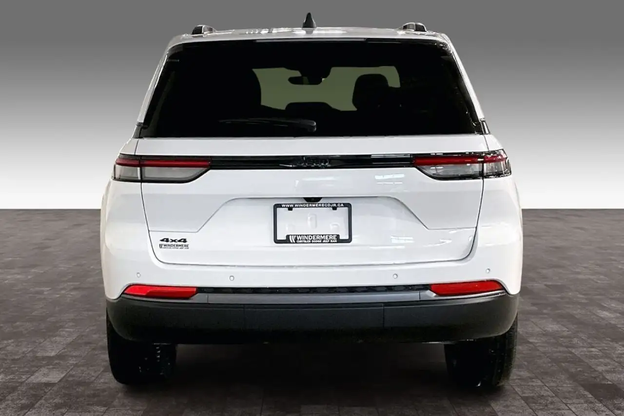 Jeep Grand Cherokee снимка Jeep Grand Cherokee