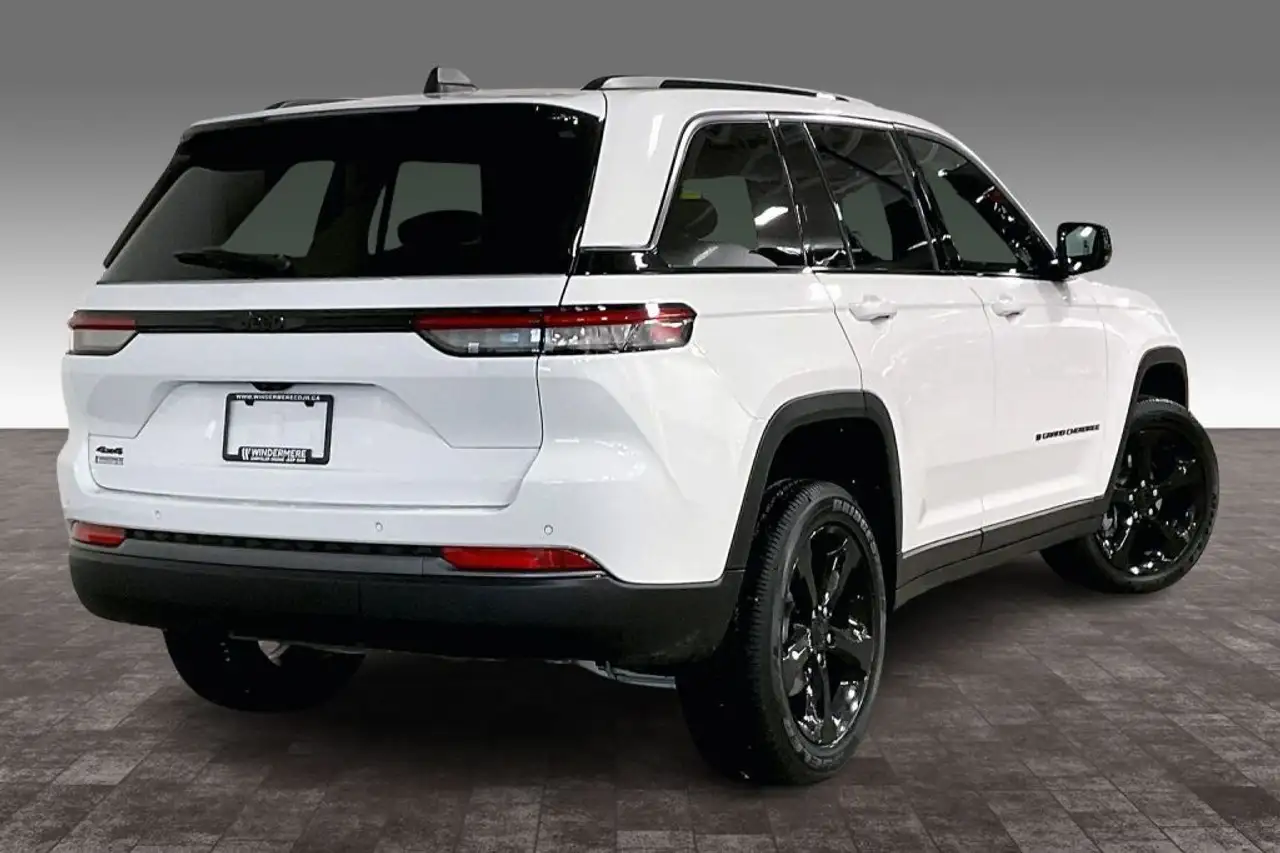Jeep Grand Cherokee снимка Jeep Grand Cherokee