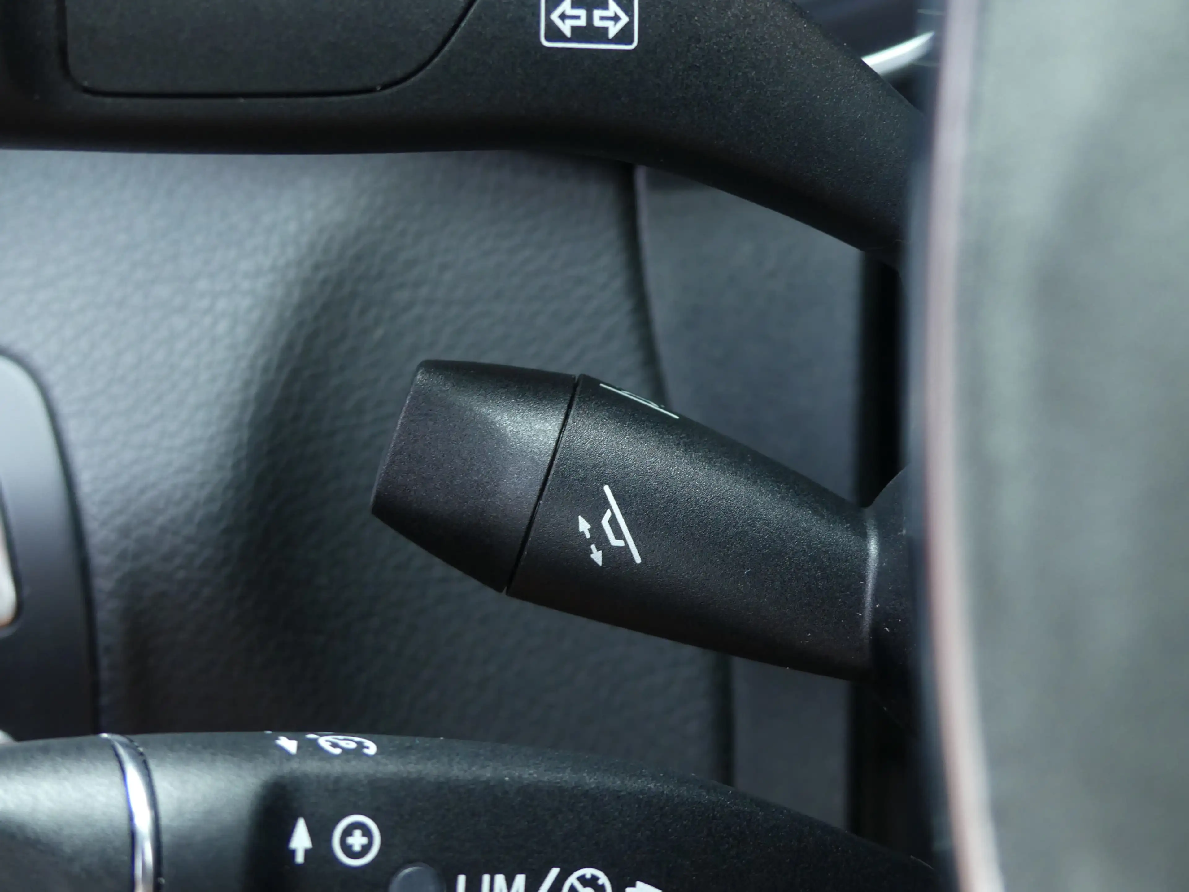 Mercedes-Benz C 63 AMG S Edition 1 Headup Display Kuipstoelen Burmester — photo 11