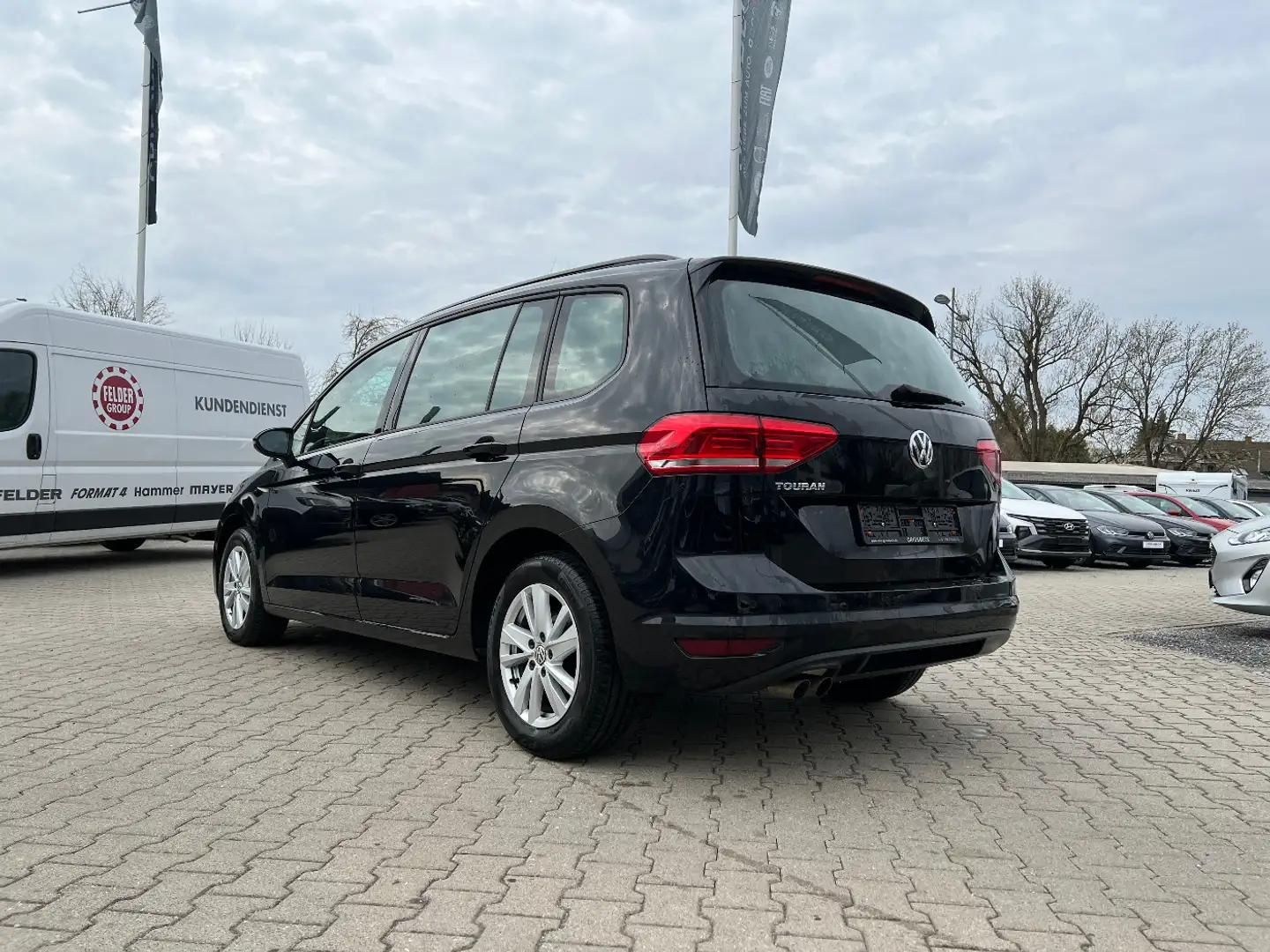 Volkswagen Touran 2.0 TDI Comfortline *LED Navi ACC DAB+* Schwarz - 2