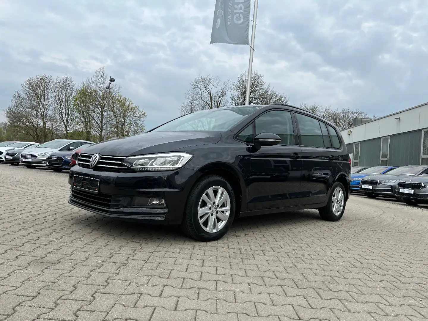 Volkswagen Touran 2.0 TDI Comfortline *LED Navi ACC DAB+* Schwarz - 1